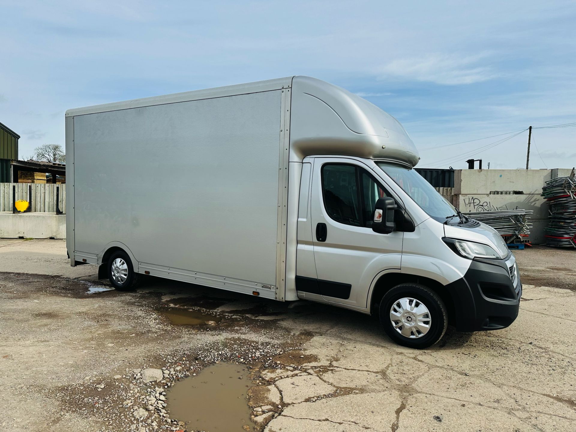 Peugeot Boxer 335 *LWB - Low Loader / Maxi Loader* (2018 - 68 Reg) 2.0 Blue Hdi *Euro 6* (3500 KG)