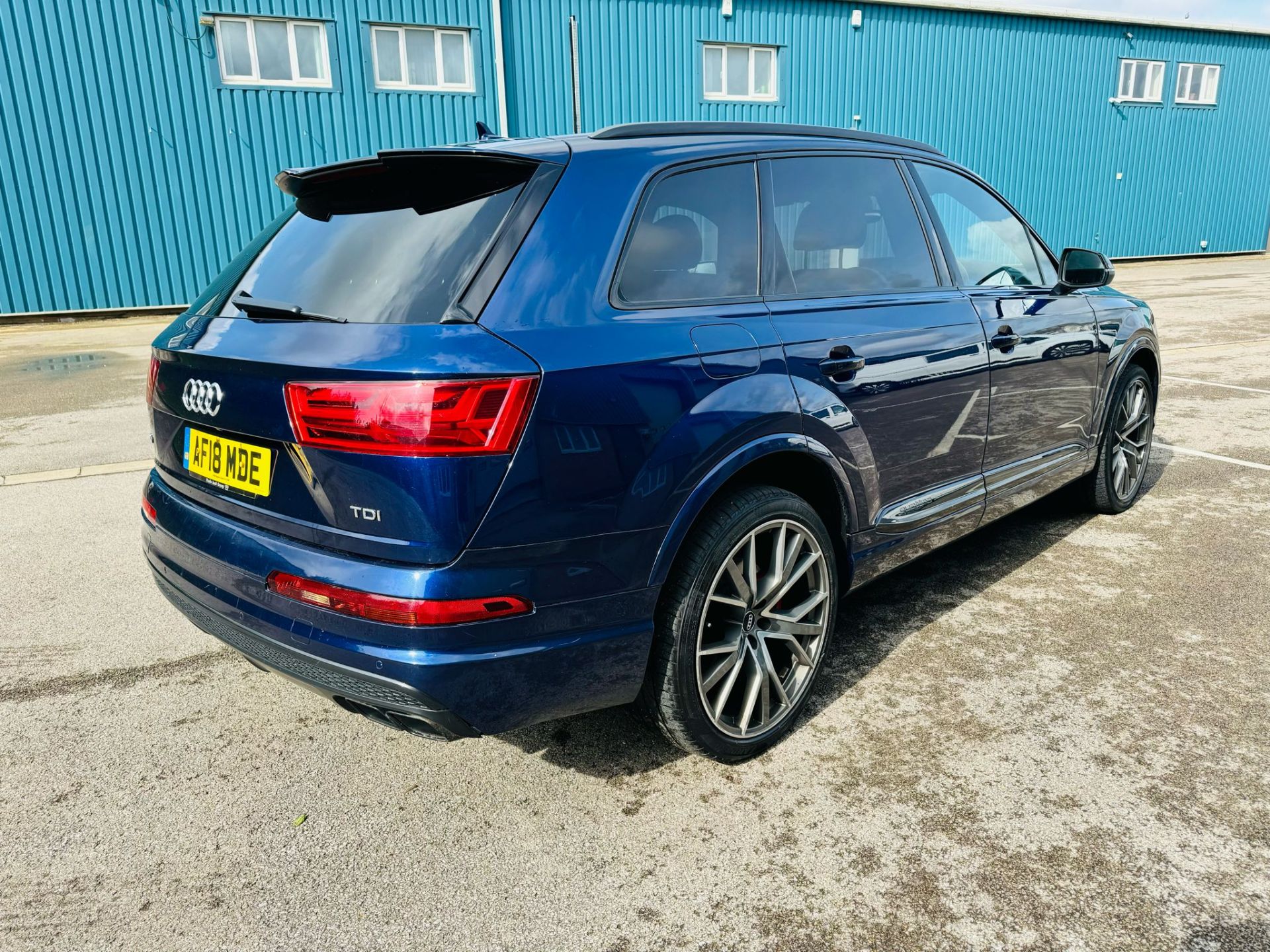 Audi SQ7 4.0TDI V8 Quattro 430BHP "SQ7 EDITION" Auto (7 Seats) 2018 18Reg -Sat Nav -Reversing camera - Image 7 of 38