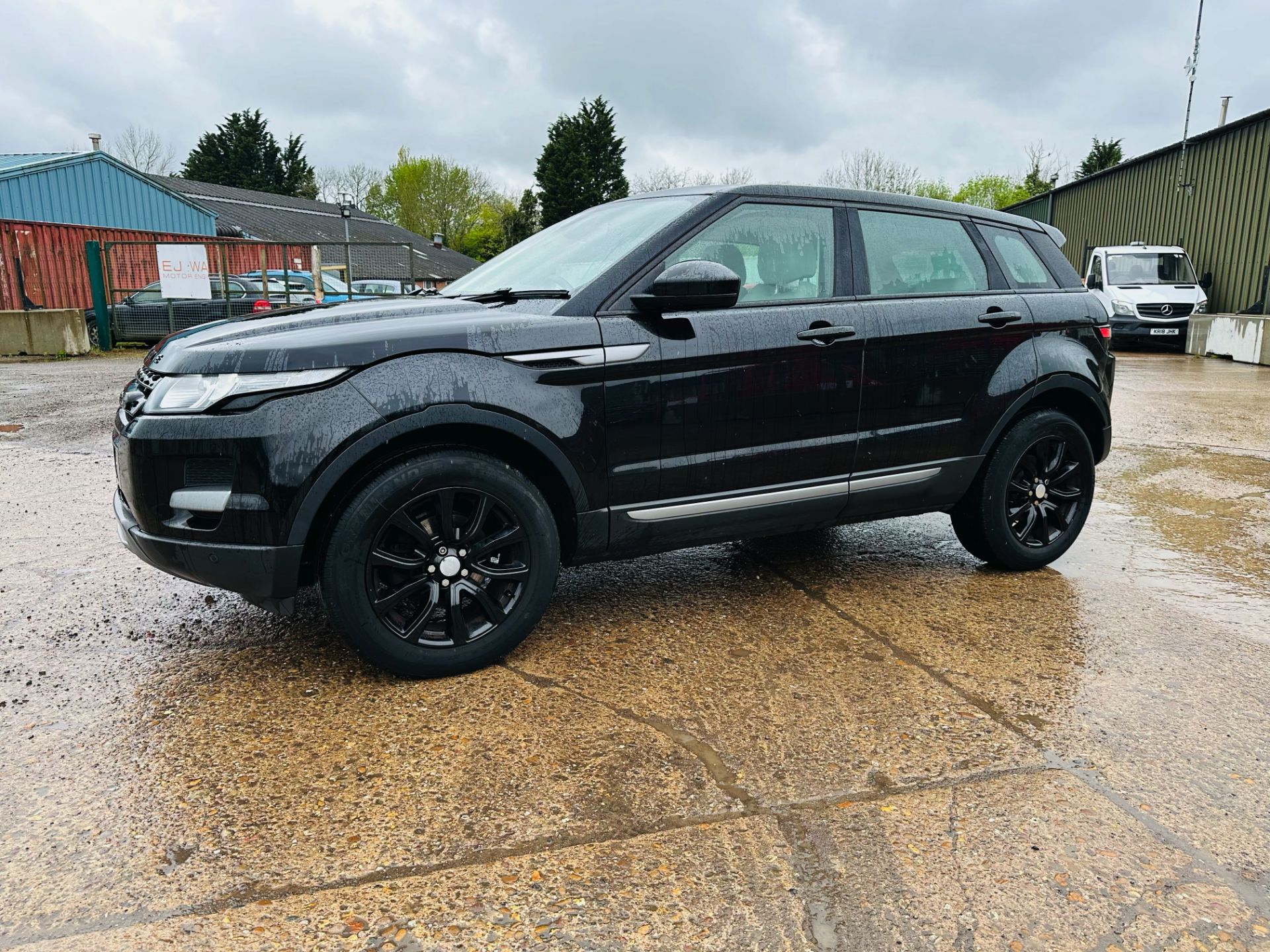 (RESERVE MET) LAND ROVER EVOQUE PURE 2.2 ED4 *TECH PACK* AIR CON - FULL LEATHER INTERIOR - NO VAT - Image 7 of 43
