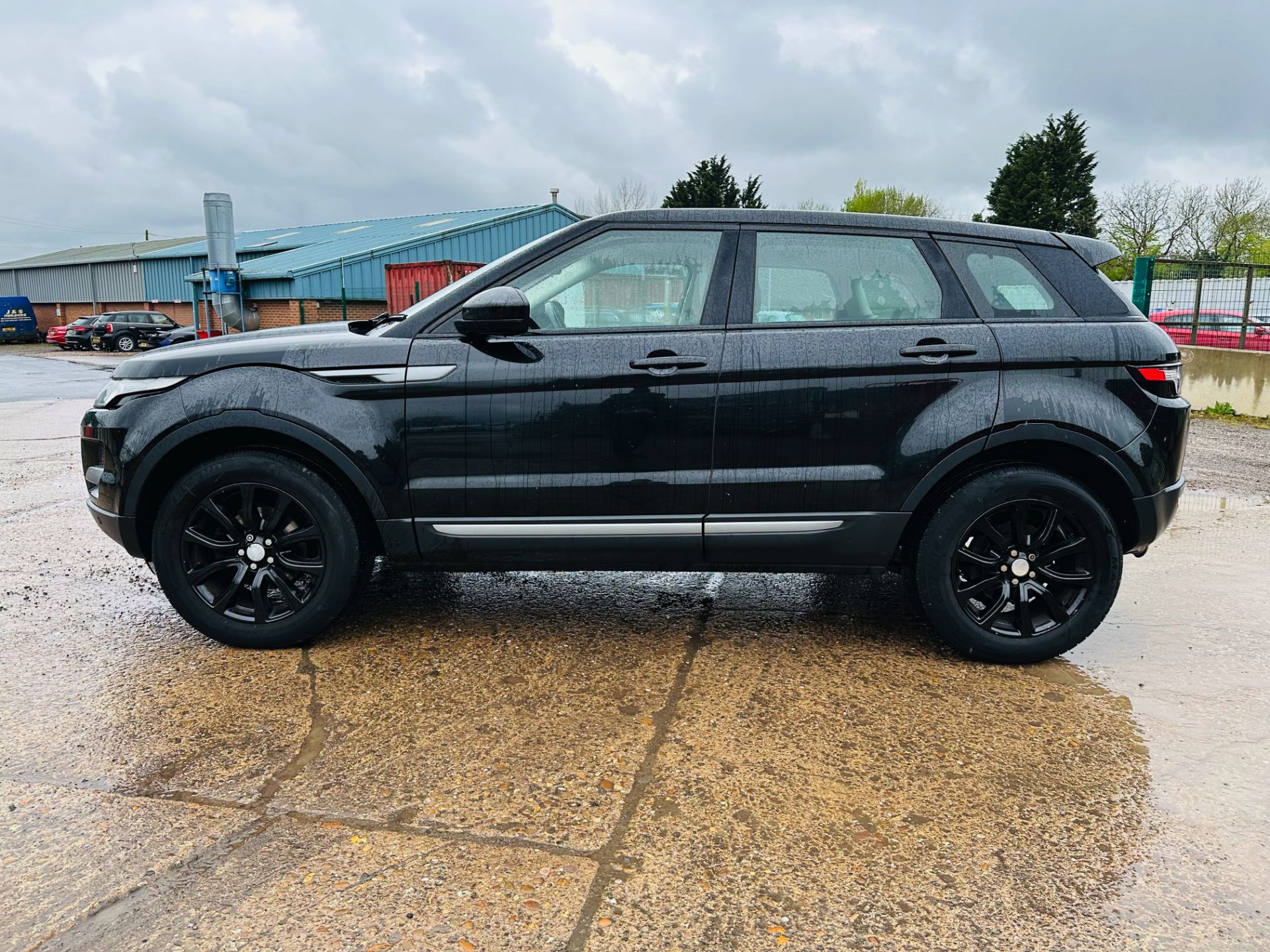 (RESERVE MET) LAND ROVER EVOQUE PURE 2.2 ED4 *TECH PACK* AIR CON - FULL LEATHER INTERIOR - NO VAT - Image 8 of 43