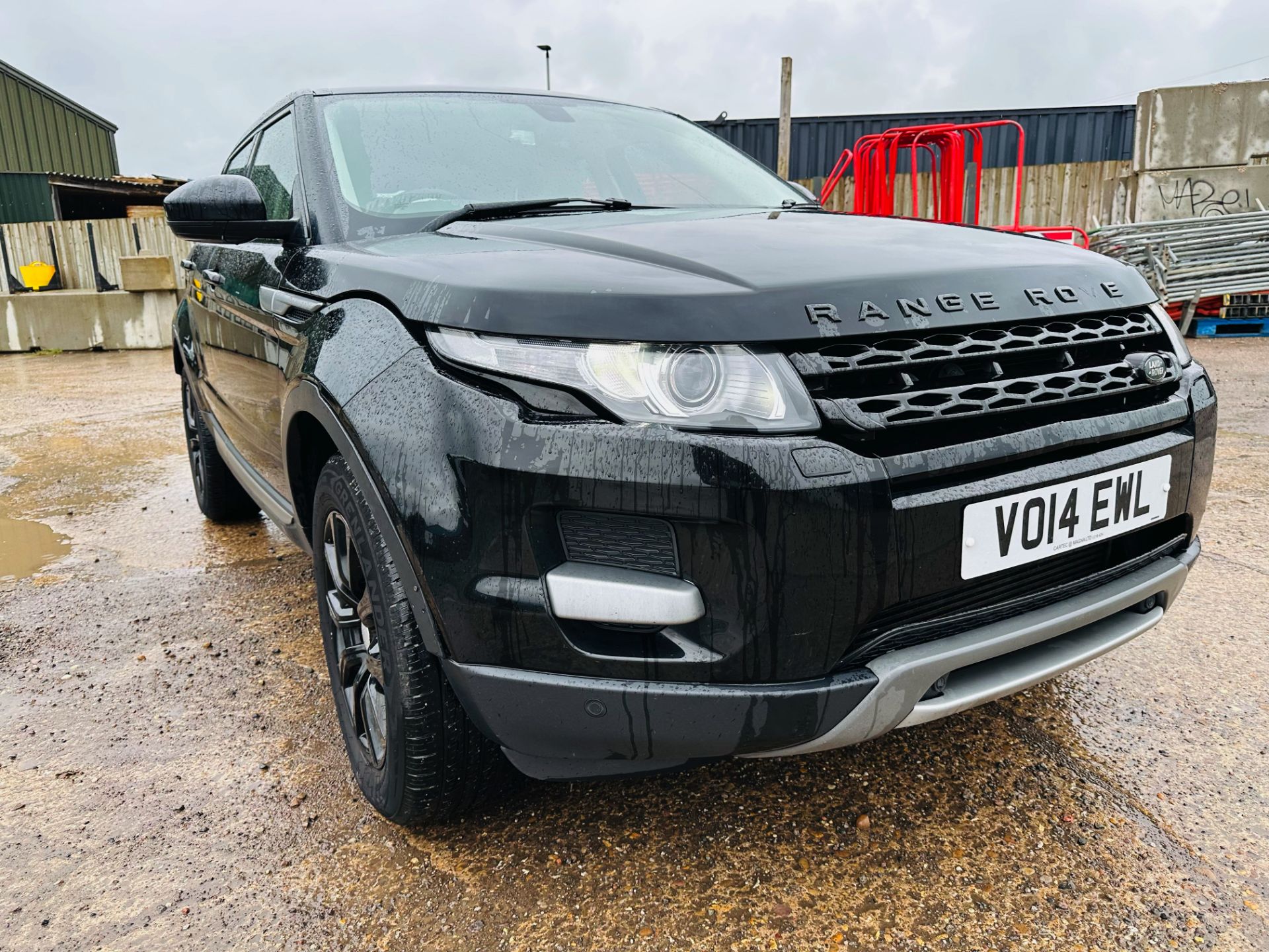 (RESERVE MET) LAND ROVER EVOQUE PURE 2.2 ED4 *TECH PACK* AIR CON - FULL LEATHER INTERIOR - NO VAT - Image 3 of 43