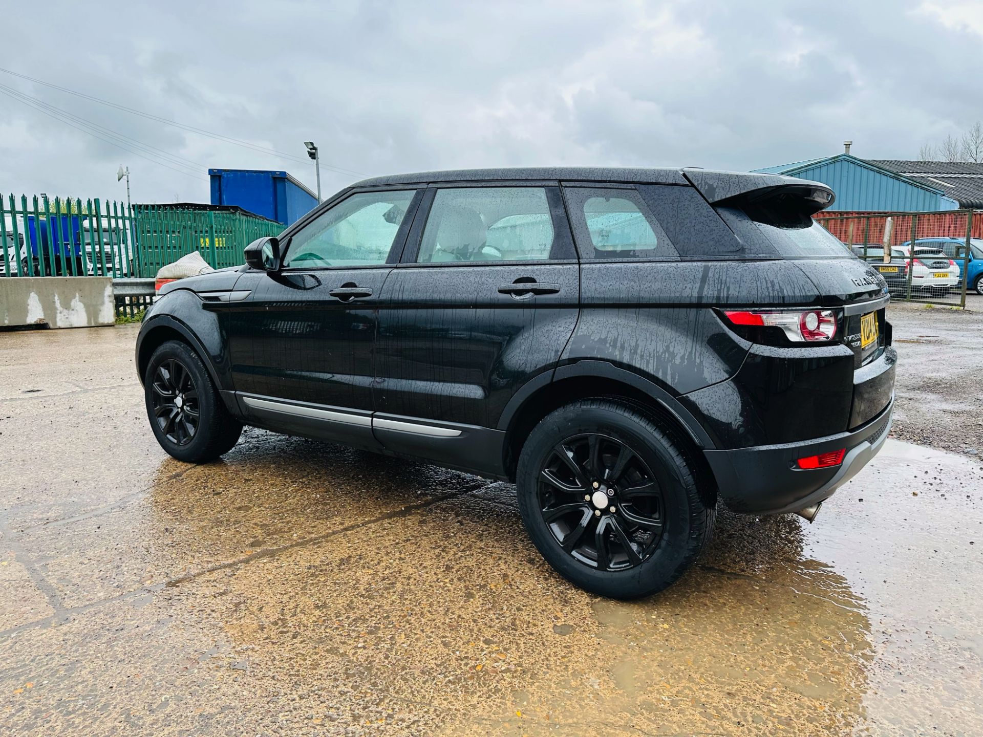 (RESERVE MET) LAND ROVER EVOQUE PURE 2.2 ED4 *TECH PACK* AIR CON - FULL LEATHER INTERIOR - NO VAT - Image 9 of 43