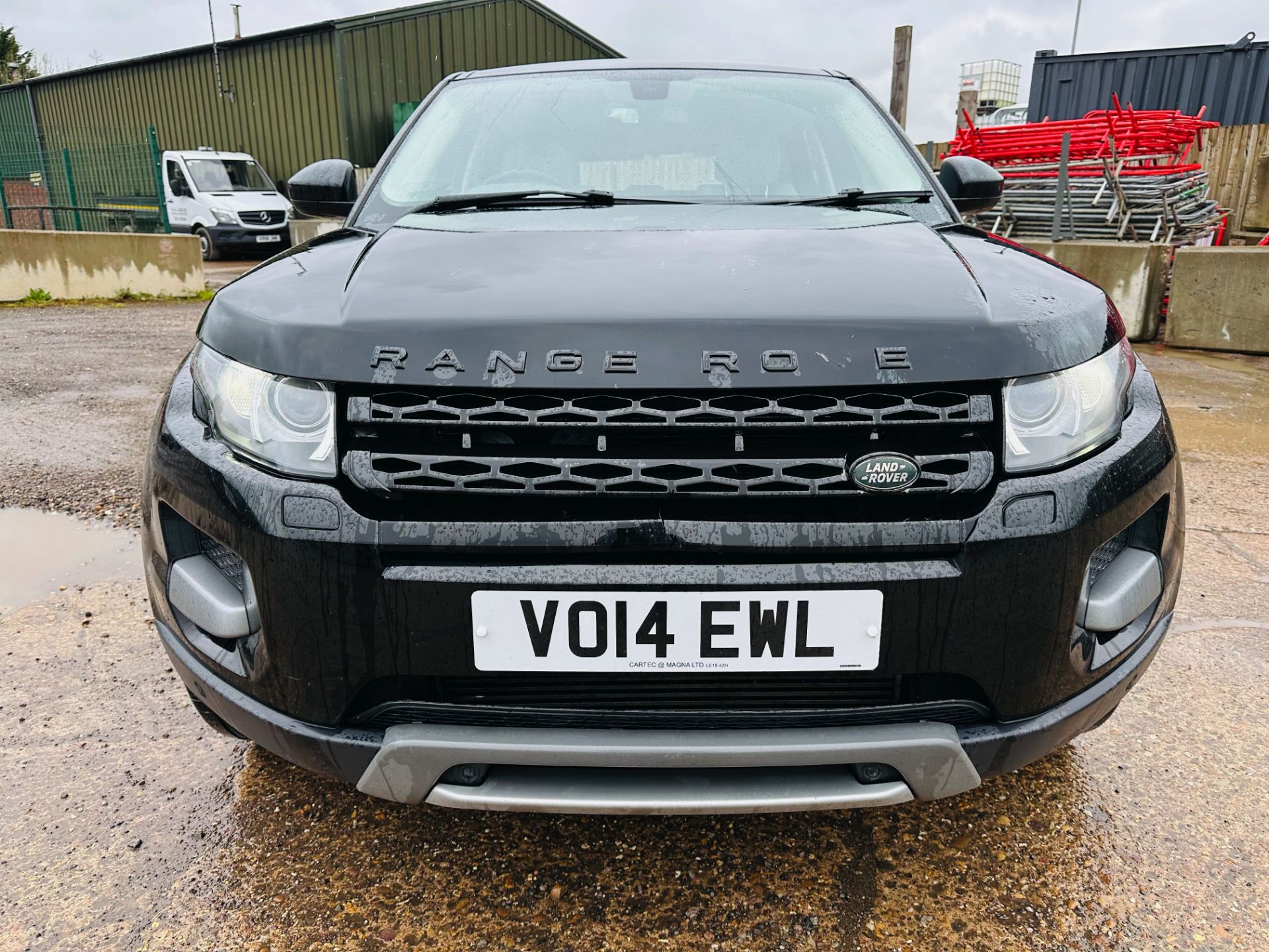 (RESERVE MET) LAND ROVER EVOQUE PURE 2.2 ED4 *TECH PACK* AIR CON - FULL LEATHER INTERIOR - NO VAT - Image 4 of 43