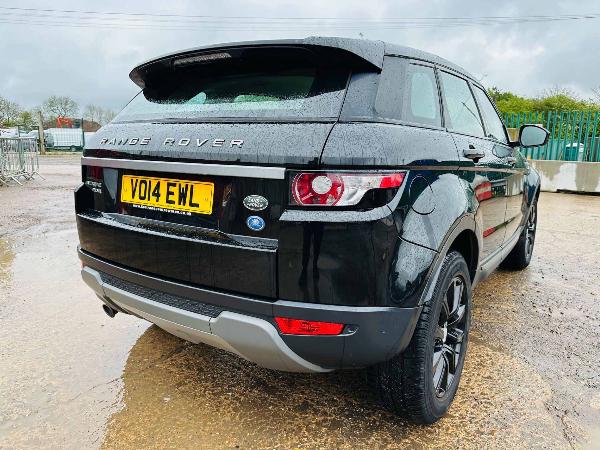 (RESERVE MET) LAND ROVER EVOQUE PURE 2.2 ED4 *TECH PACK* AIR CON - FULL LEATHER INTERIOR - NO VAT - Image 12 of 43