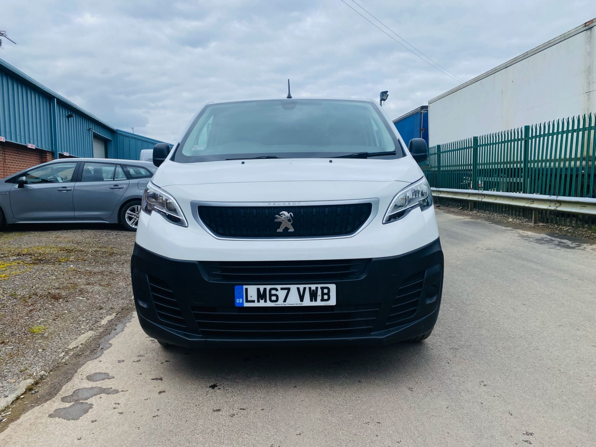 RESERVE MET - PEUGEOT EXPERT PROFESSIONAL 2.0 BLUE HDI - ONLY 46312 MILES - 2018 MODEL - EURO 6 - - Image 4 of 21