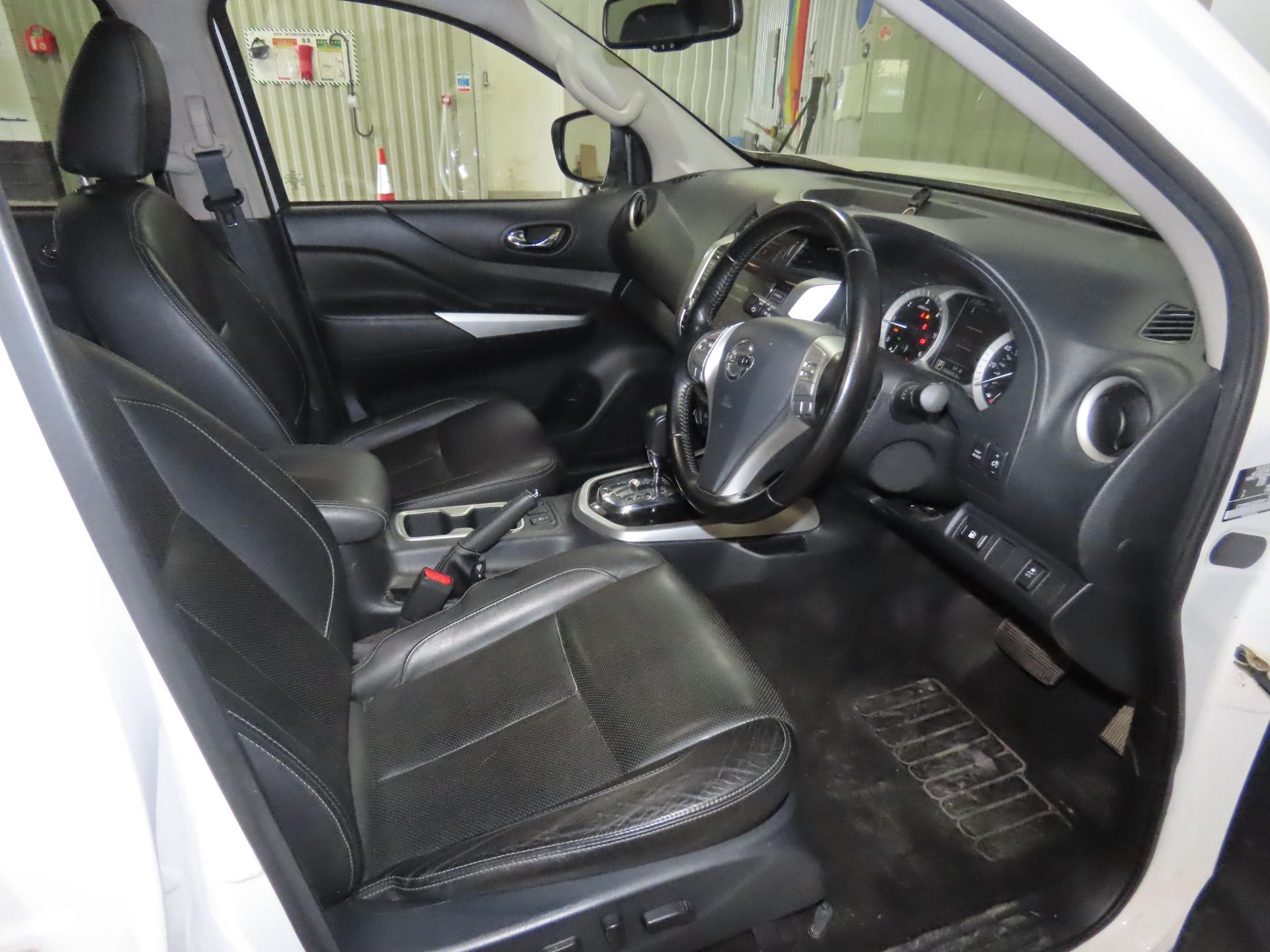 Reserve Met - Nissan Navara 2.3 DCI Tekna Edition Double Cab 4WD - Auto -2020 20 Reg - Air Con - - Image 8 of 12