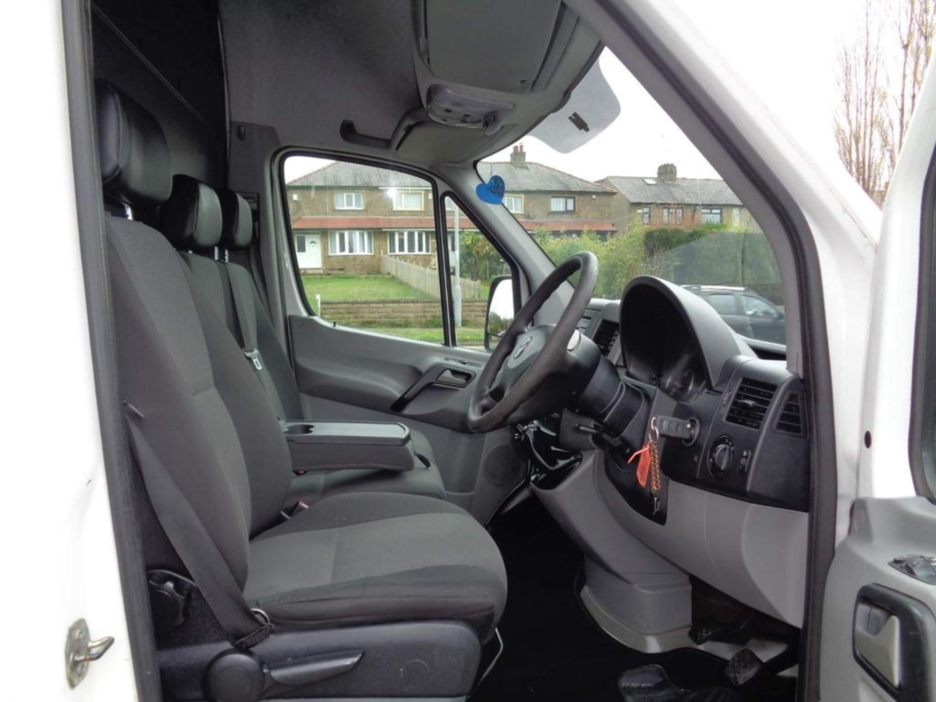 Reserve Met - Volkswagen Crafter CR35 2.0 TDI 163BHP 'LWB 4.2M HIGH ROOF' 2015 15 Reg - - Bild 5 aus 8