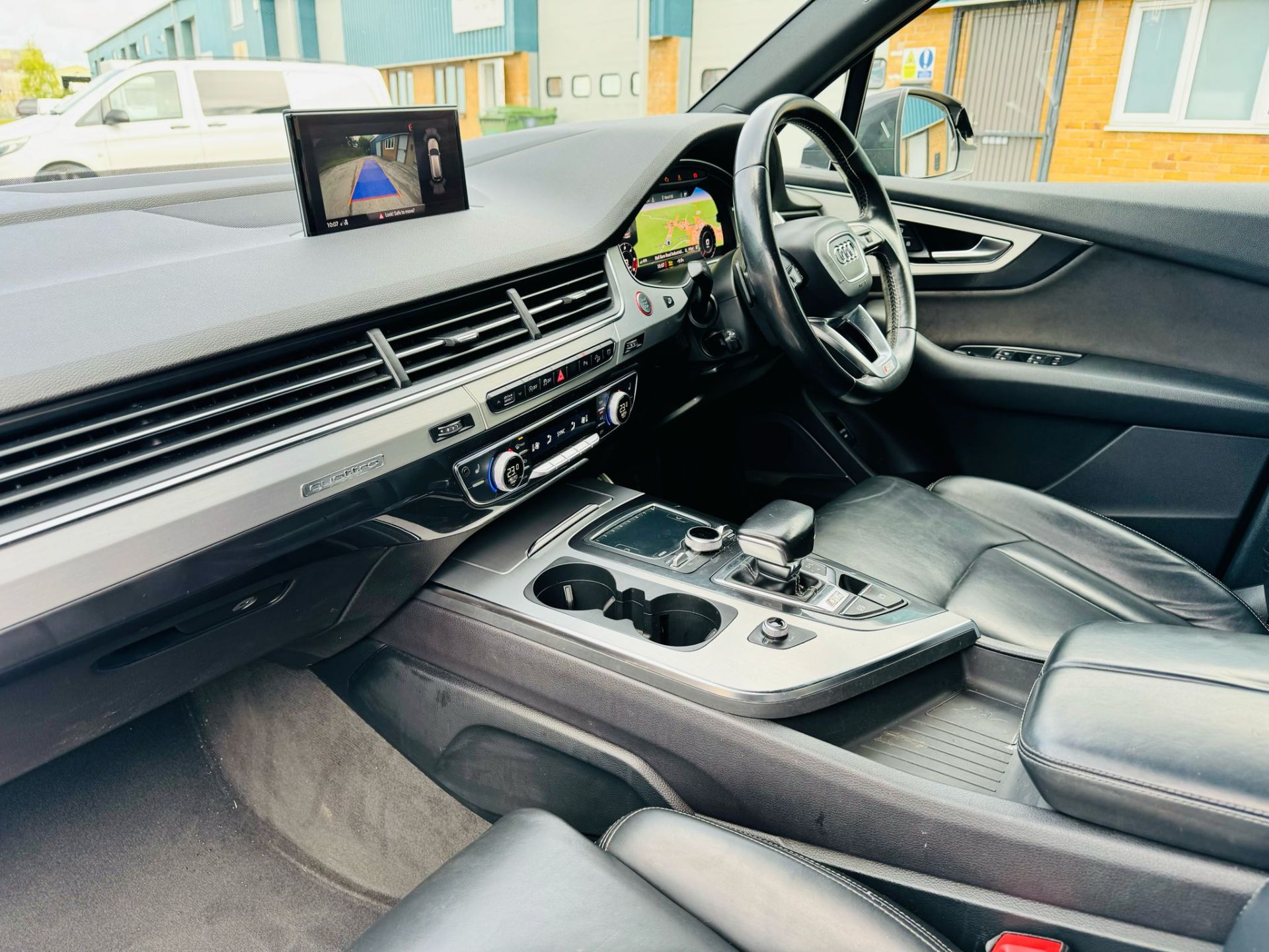 Audi SQ7 4.0TDI V8 Quattro 430BHP "SQ7 EDITION" Auto (7 Seats) 2018 18Reg -Sat Nav -Reversing camera - Image 11 of 37