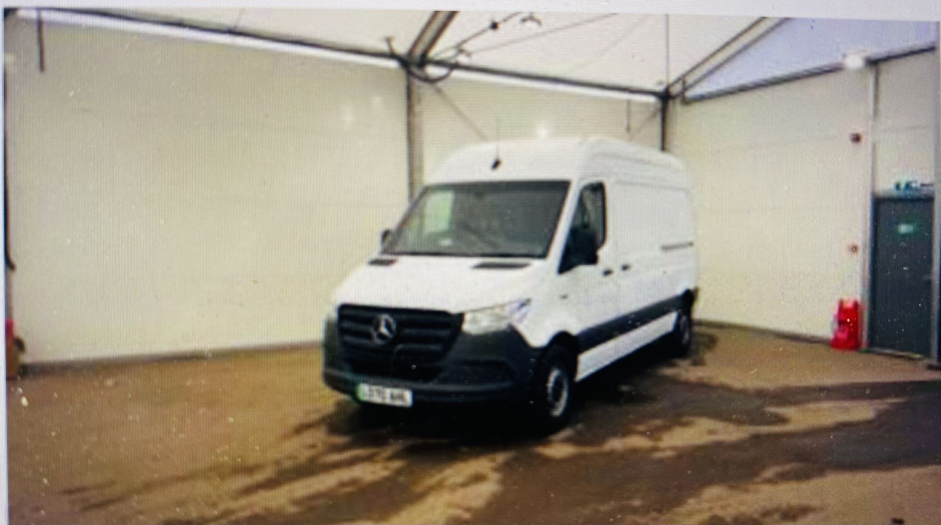 Reserve Met - MERCEDES SPRINTER MWB "AUTOMATIC" PROGRESSIVE - 2021 MODEL - AIR CON- ONLY 1000 MILES - Image 4 of 14