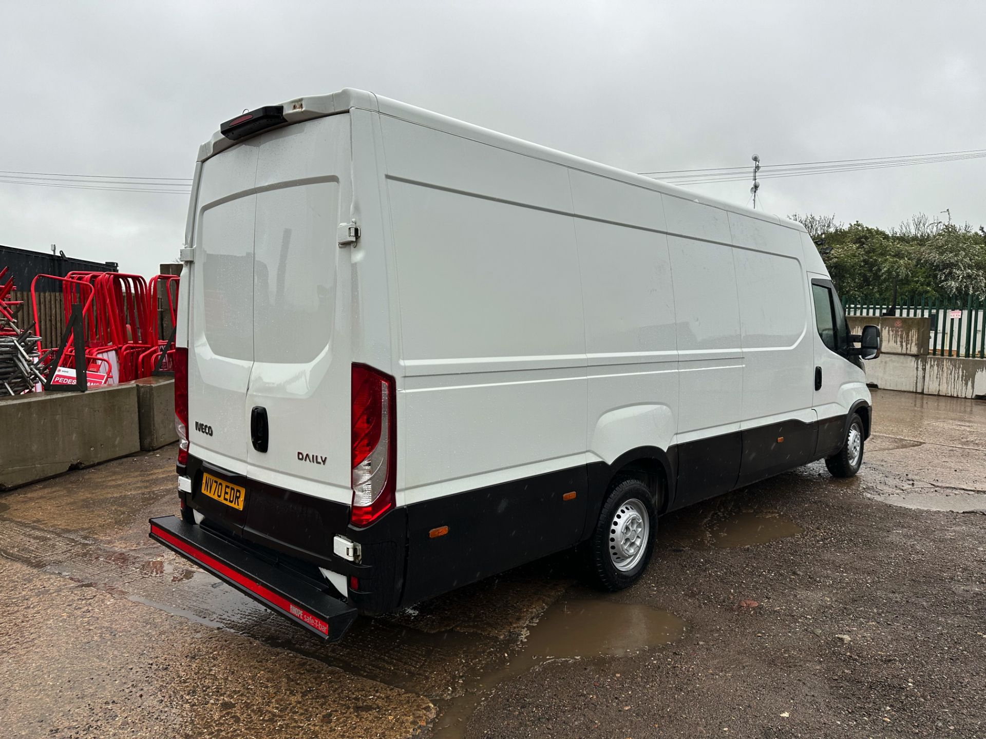 Iveco Daily 35-140 Long Wheel Base High Roof - 2021 Reg (New Shape) Only 85K Miles - Air Con - Look! - Image 9 of 27