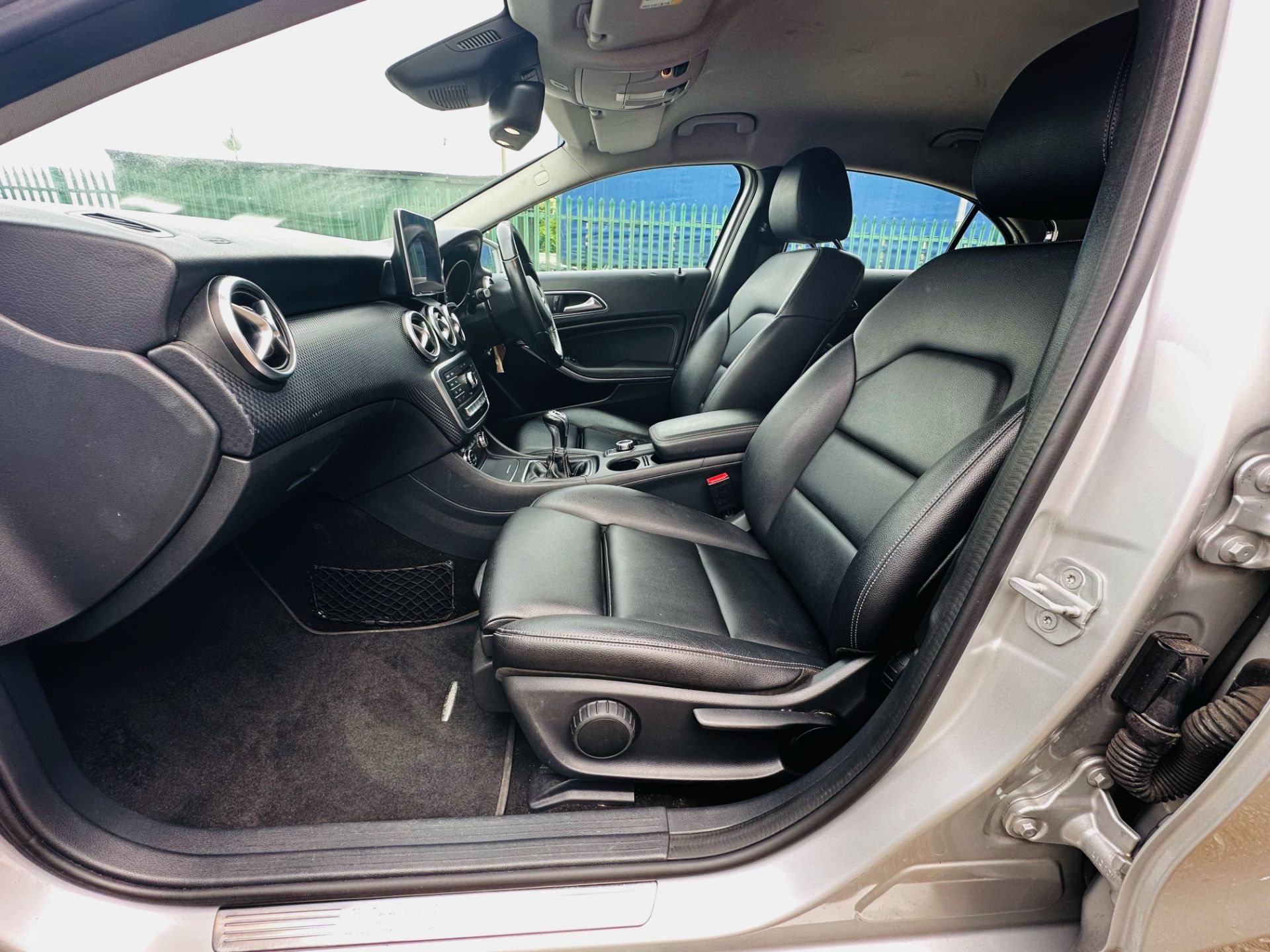 Mercedes A200d "Sport Premium" 2016 Model - Leather , Cruise Control , Long Mot , Air Con - NO VAT! - Image 16 of 34