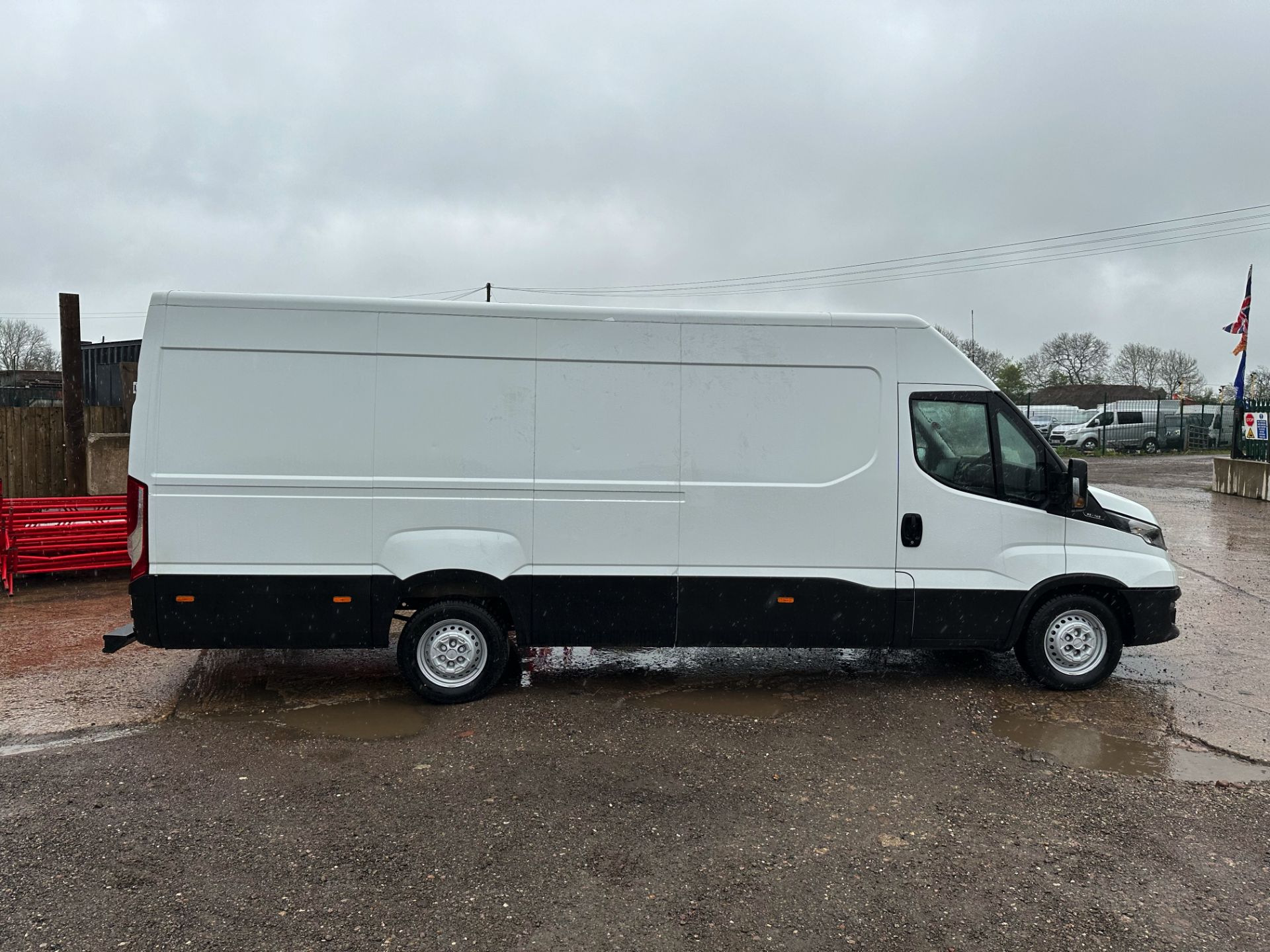 Iveco Daily 35-140 Long Wheel Base High Roof - 2021 Reg (New Shape) Only 85K Miles - Air Con - Look! - Image 10 of 27