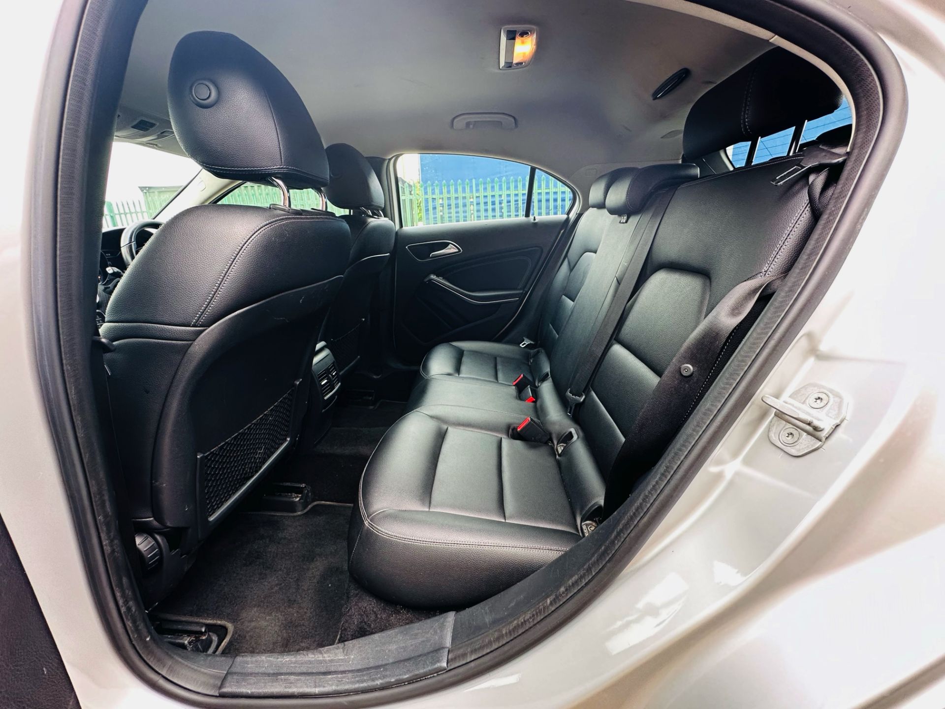 Mercedes A200d "Sport Premium" 2016 Model - Leather , Cruise Control , Long Mot , Air Con - NO VAT! - Bild 14 aus 34