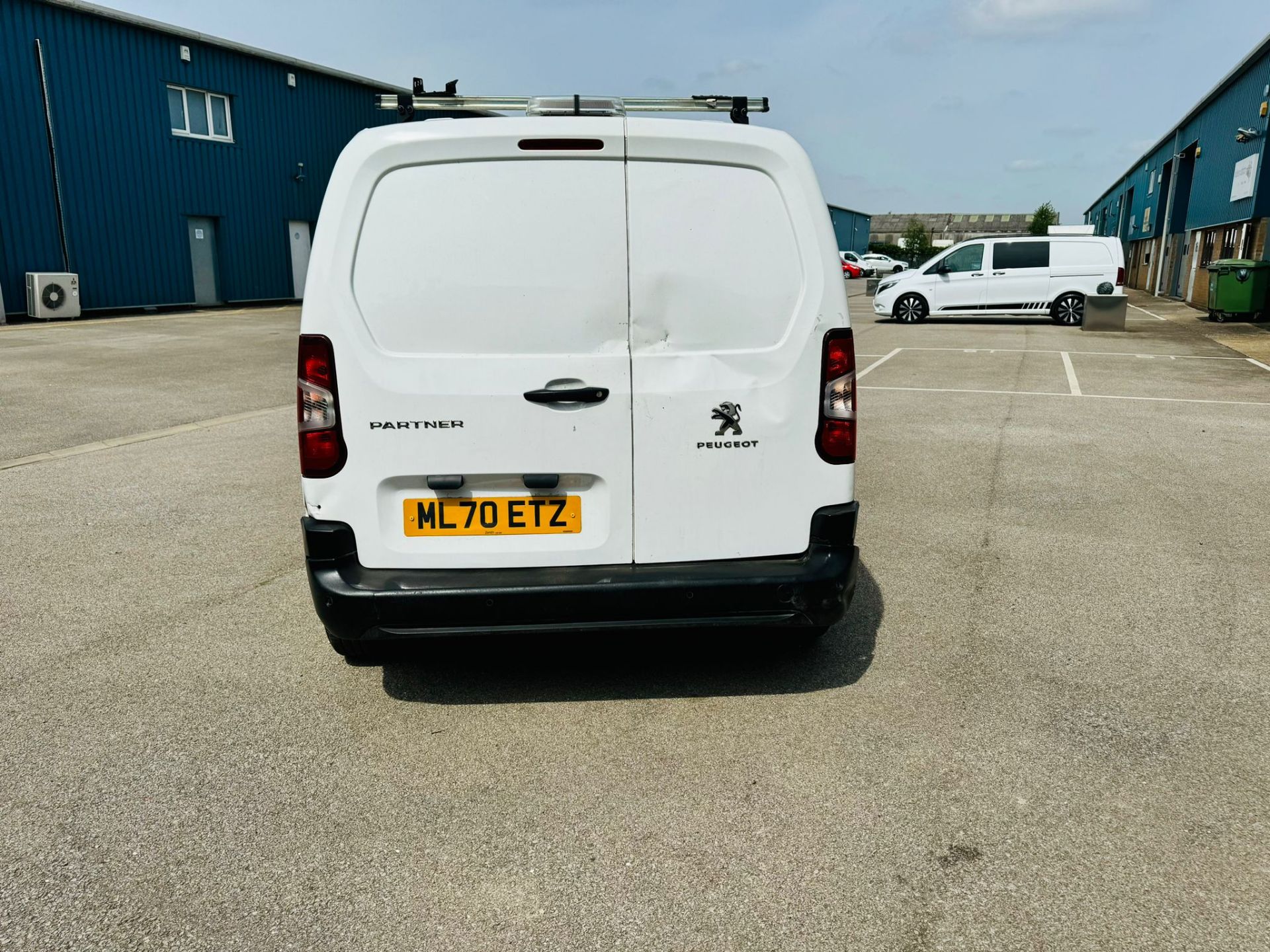 (RESERVE MET)PEUGEOT PARTNER 1.5 HDI "Professional Van" 2021 Reg - 1 Owner - Air Con - Sat Nav - Image 6 of 17