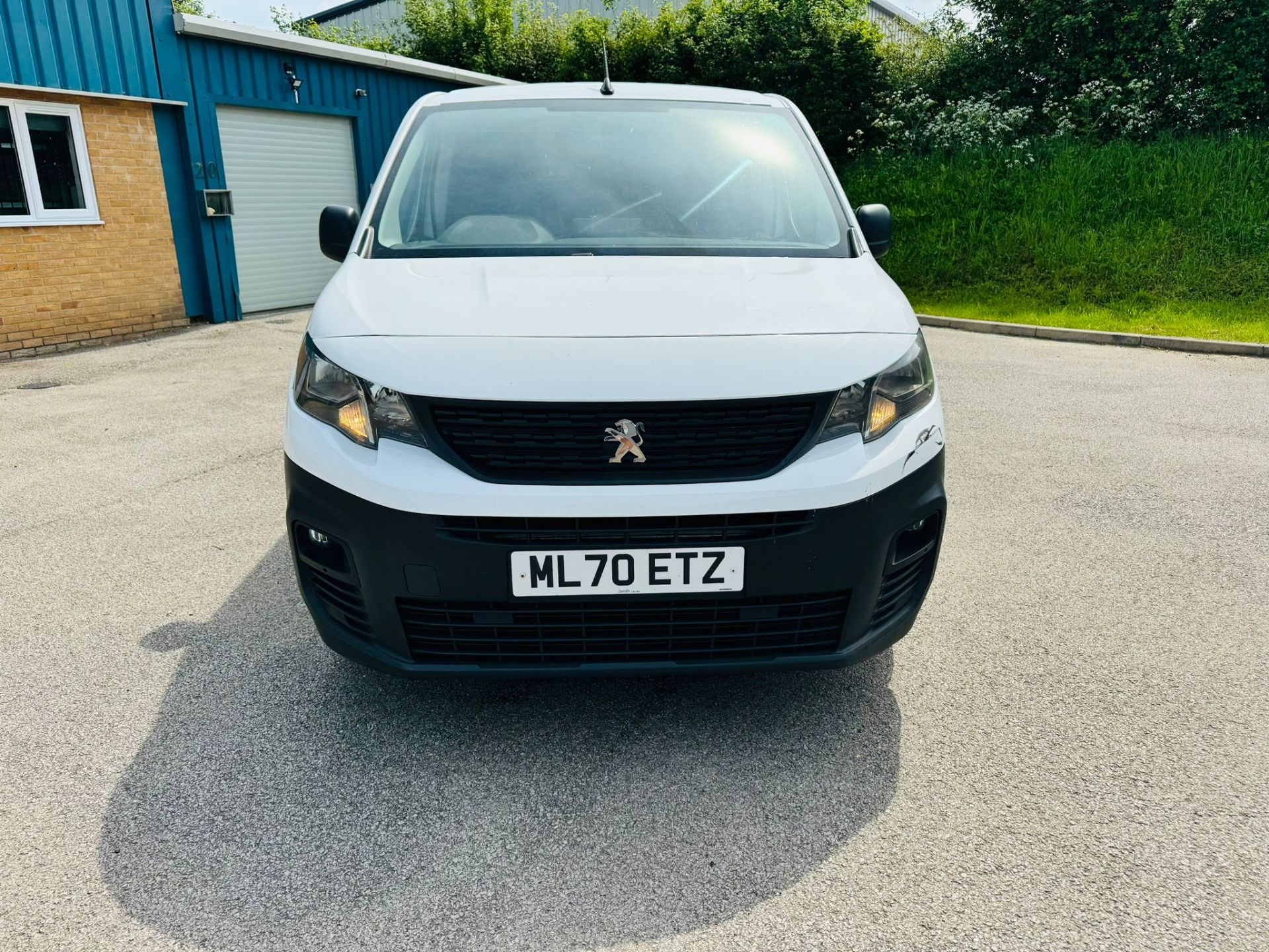 (RESERVE MET)PEUGEOT PARTNER 1.5 HDI "Professional Van" 2021 Reg - 1 Owner - Air Con - Sat Nav - Image 5 of 17