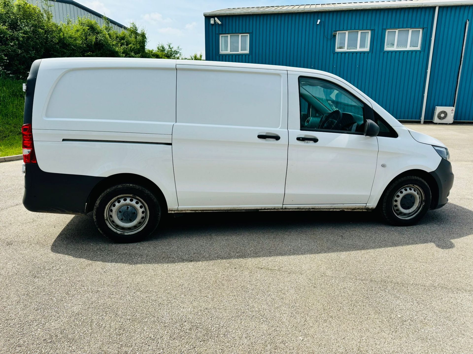MERCEDES BENZ VITO CDI PURE - 2020 20 Reg - Only 74k Miles - 1 Owner From New - Parking Sensors - Image 2 of 21