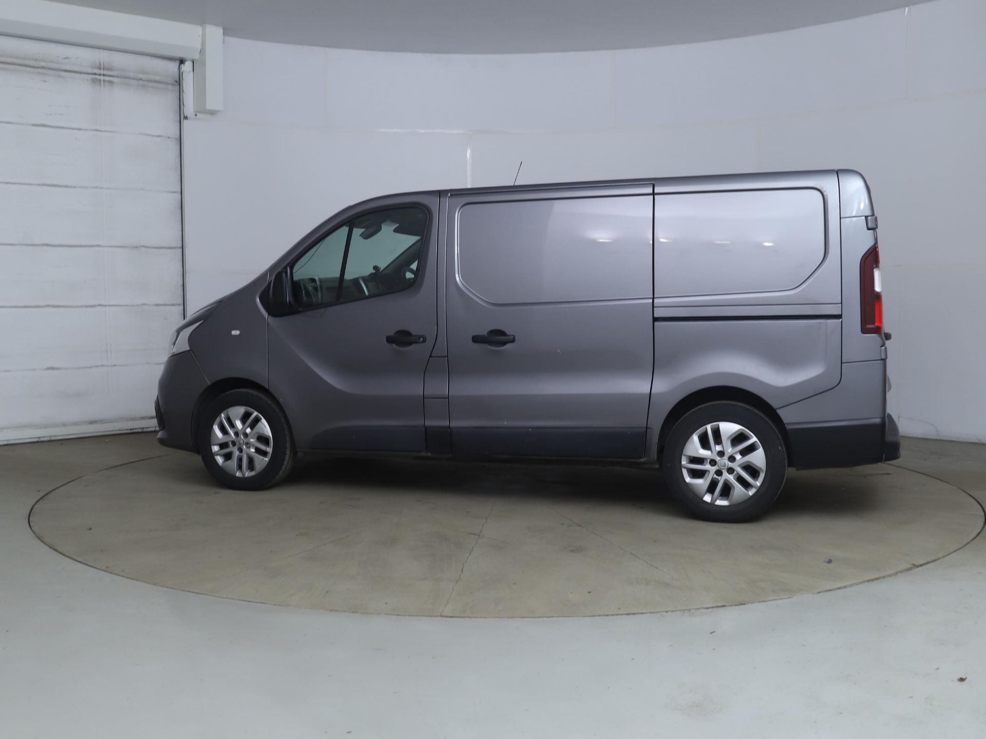 (RESERVE MET) Renult Trafic SL27 1.6DCI (120 BHP) SPORT NAV VAN - 2017 Model - Euro 6 - Air Con - Image 3 of 11