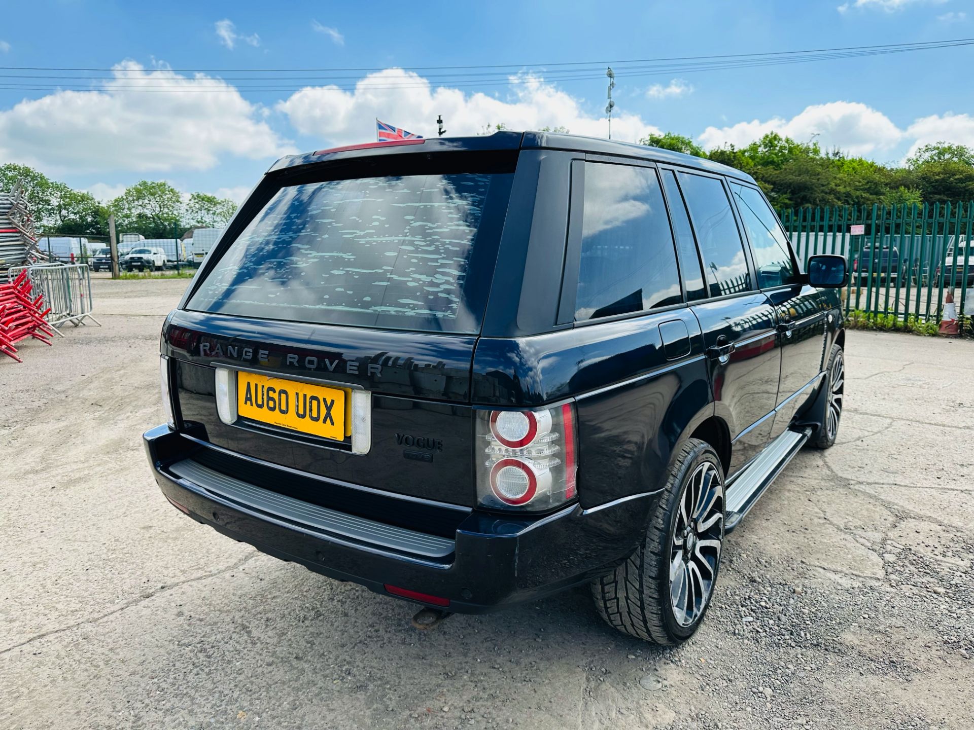 (Reserve Met) Range Rover Vouge 3.6 TDV8 Automatic - 2011 Model - Parking Sensors - Satellite Nav - Image 11 of 48