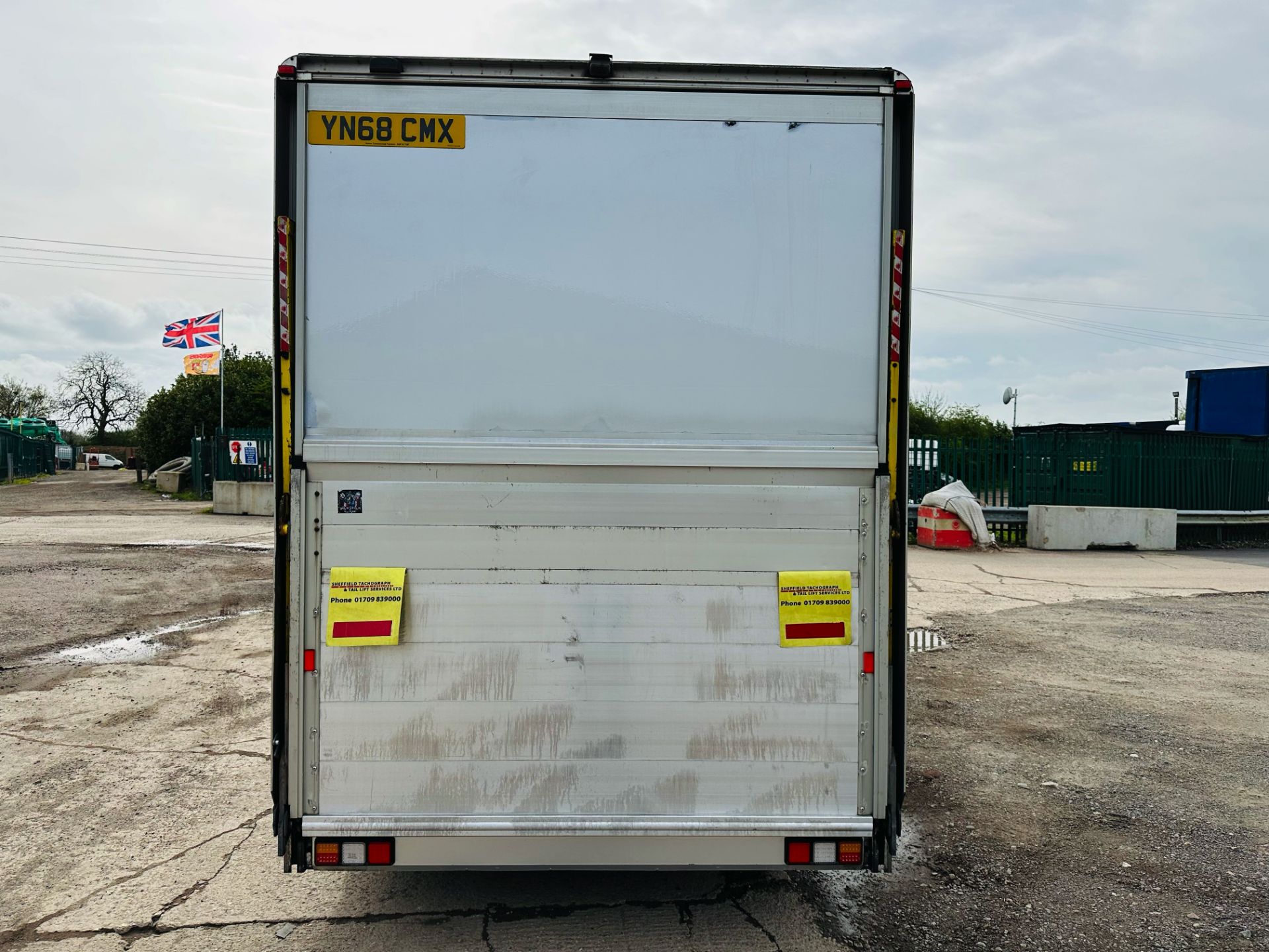 (RESERVE MET) Peugeot Boxer 335 *LWB - Low Loader / Maxi Loader* (2018 - 68 Reg) 2.0 Blue Hdi - Image 7 of 30