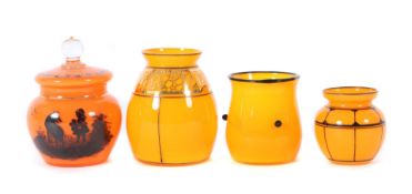 4 orangefarbene Vasen 20. Jh., jeweils