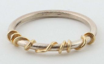 Zierlicher, moderner Ring Weißgold