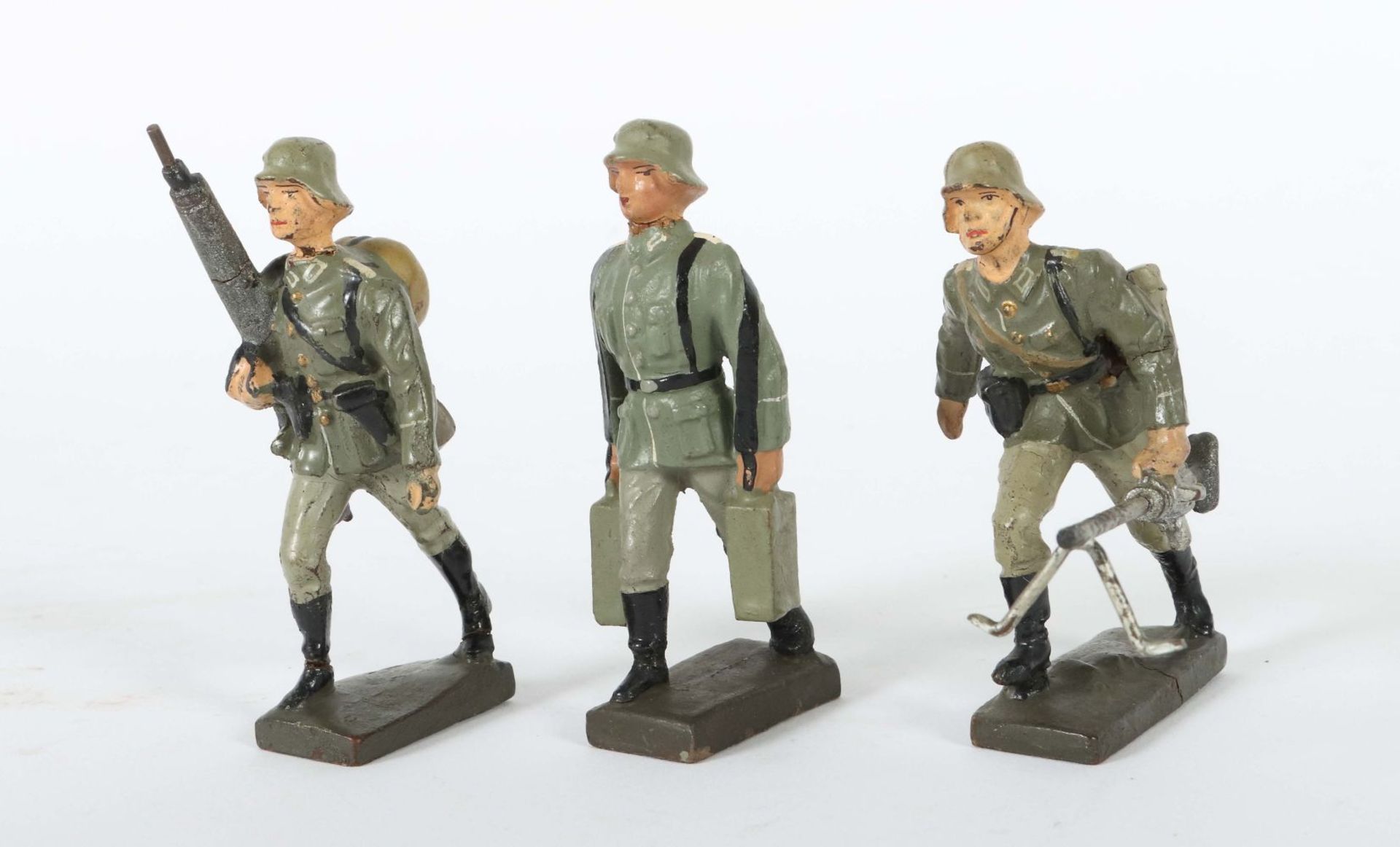 3 Soldaten Lineol, 1 x MG-Schütze m.