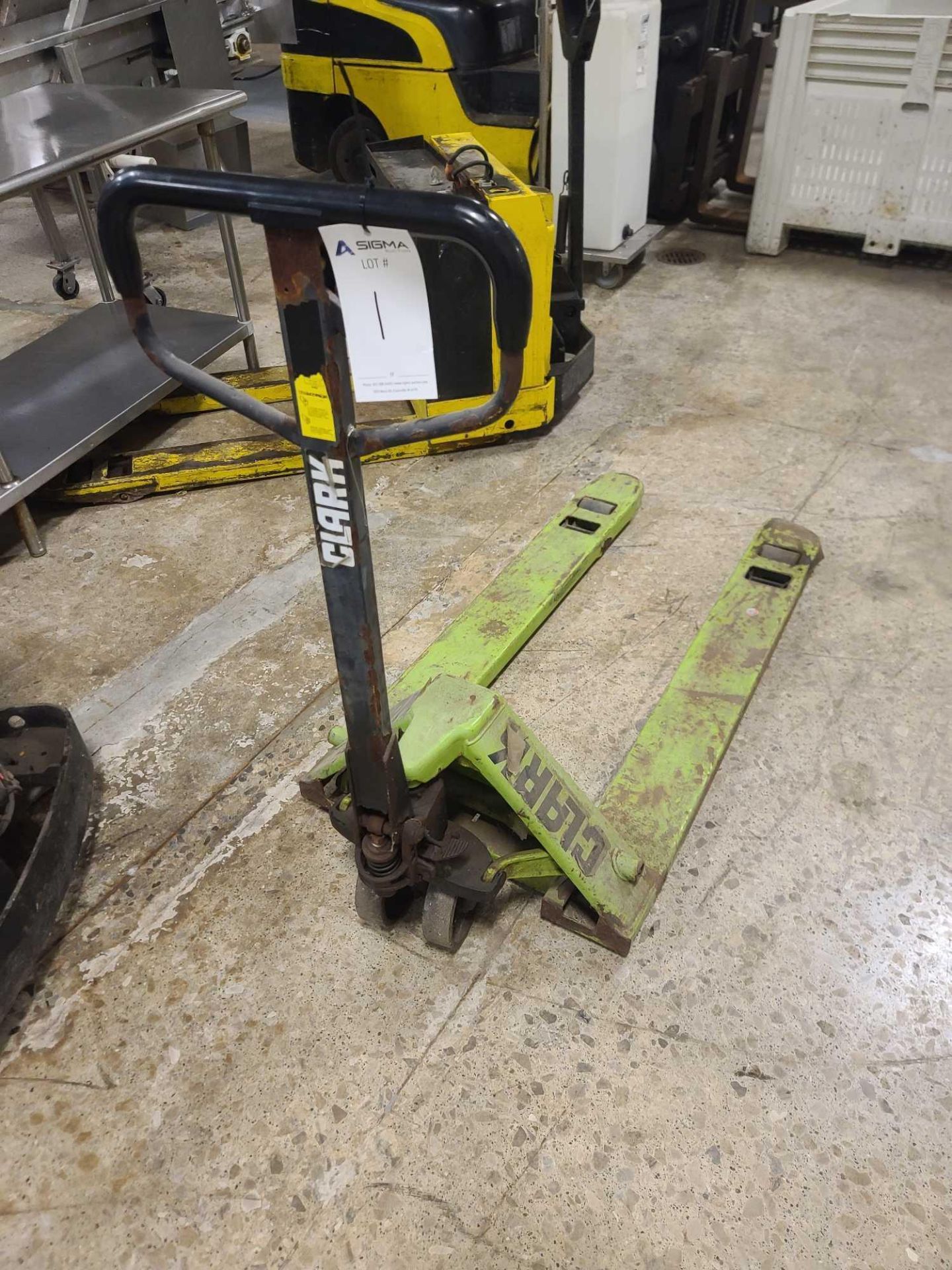 Clark Pallet Jack - Image 5 of 7