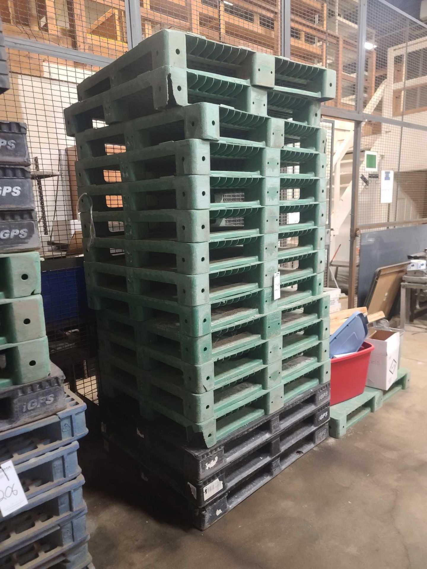 Lot of 16 Plastic Pallets 48" x 40" - Image 2 of 2