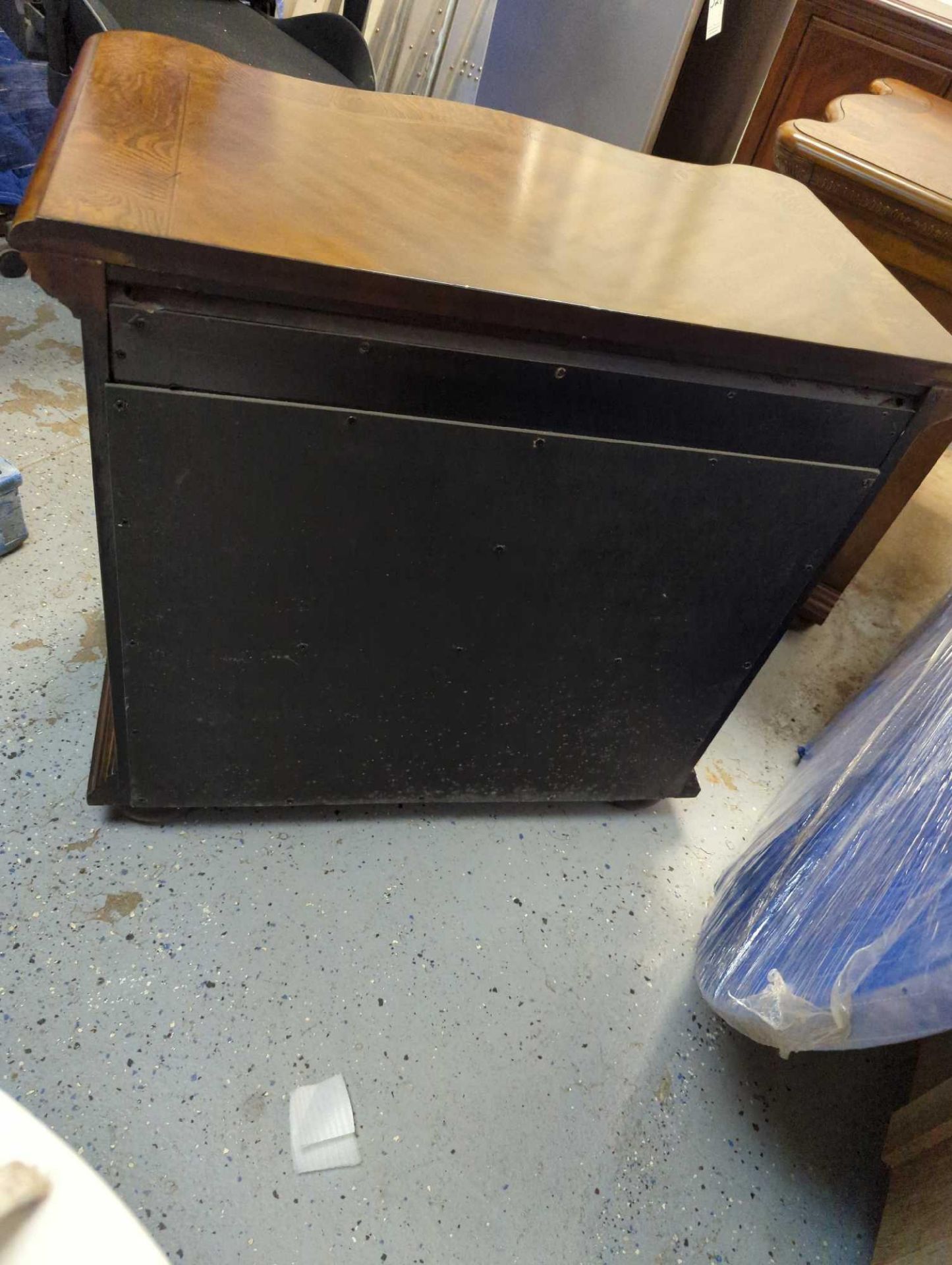Pulaski Furniture Hardwood Bedside End Table - Image 8 of 8