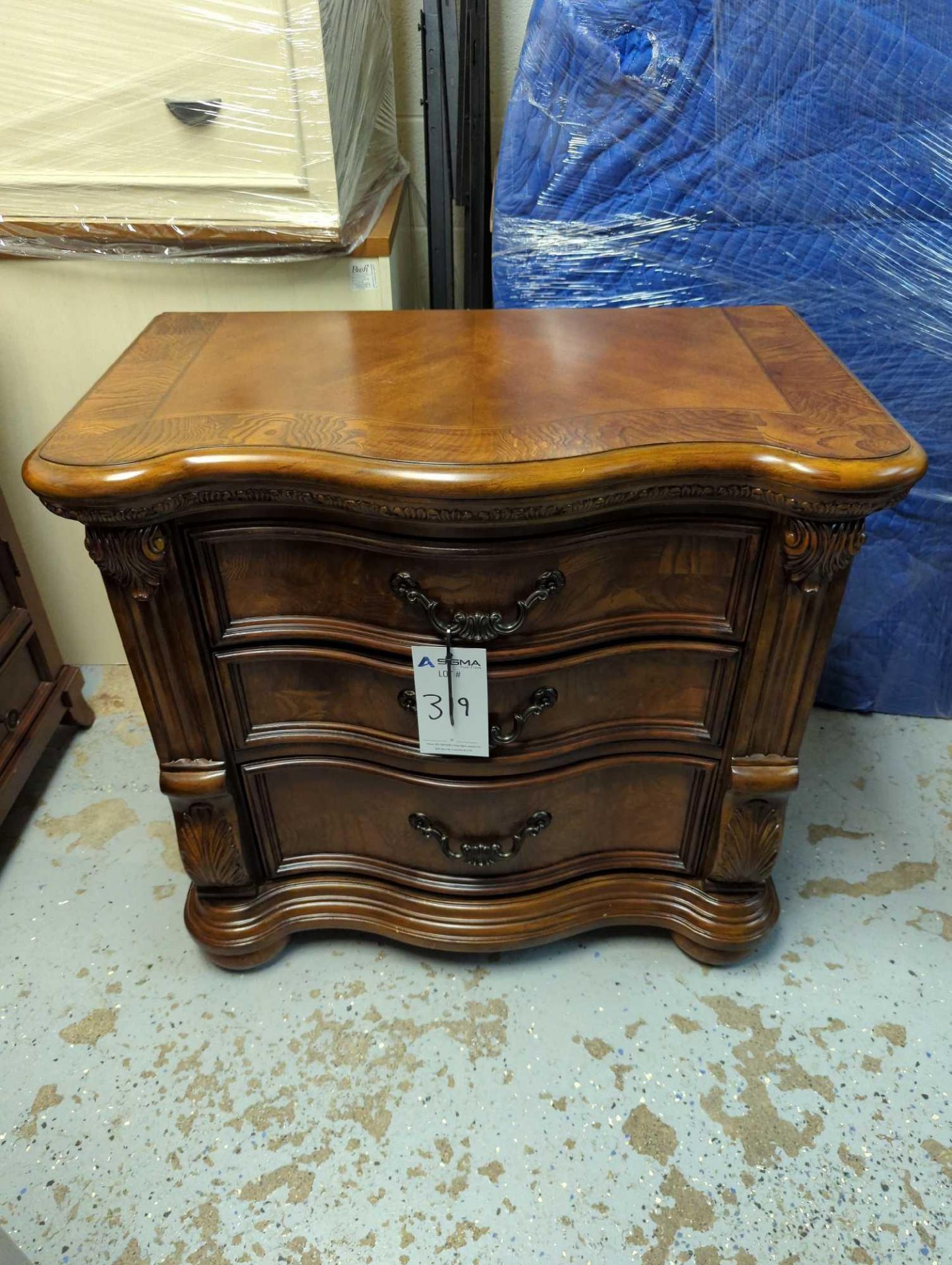 Pulaski Furniture Hardwood Bedside End Table