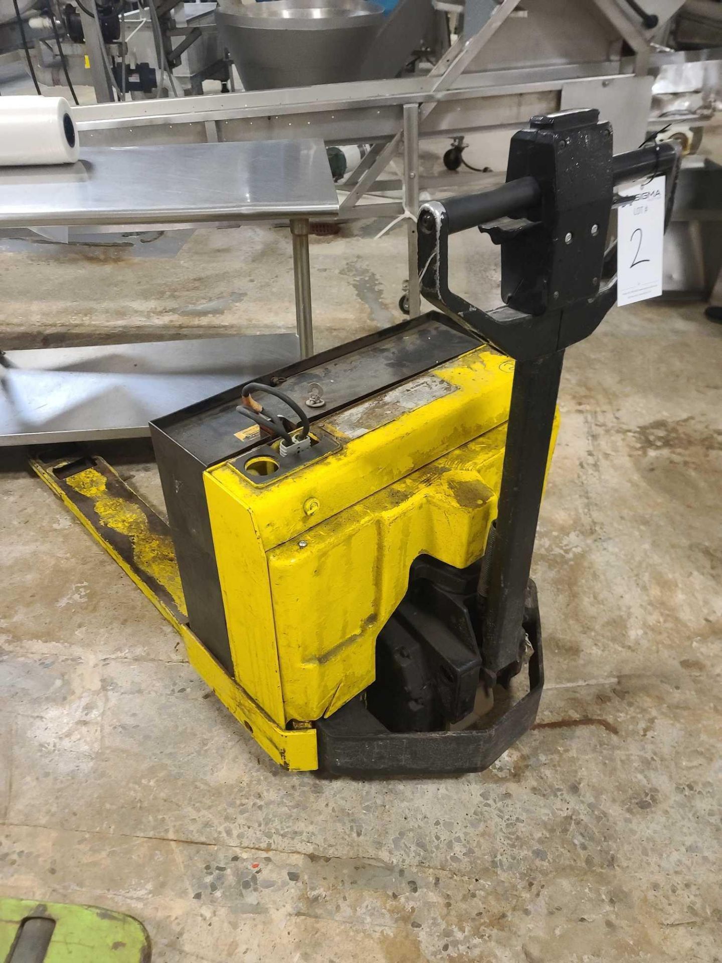 4000 Pound Capacity Electric Pallet Jack - Image 7 of 9