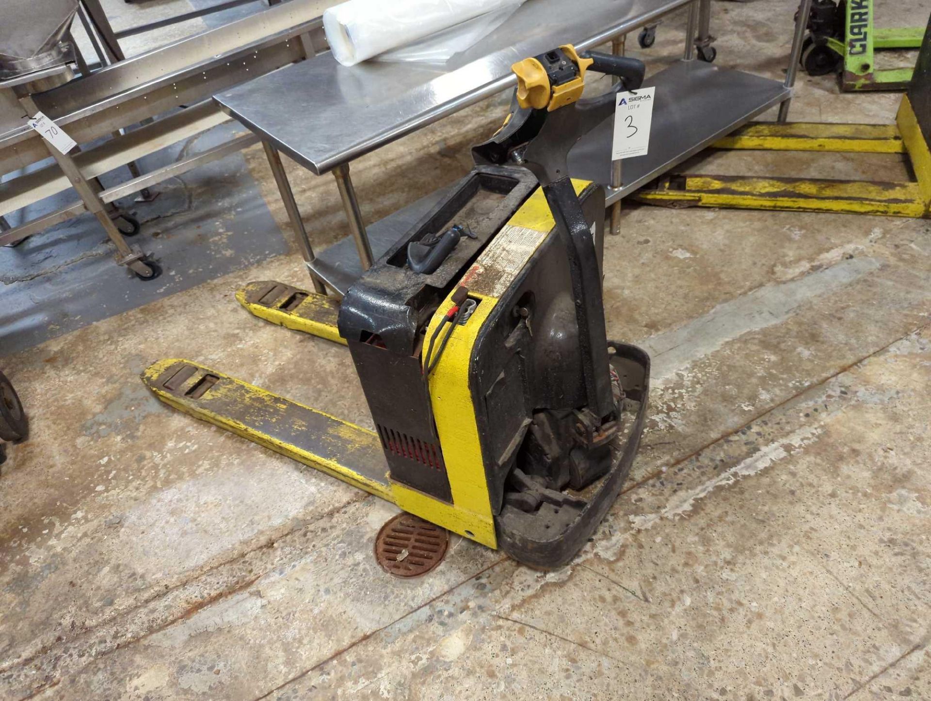 4000 Capacity Electric Pallet Jack - Image 6 of 6