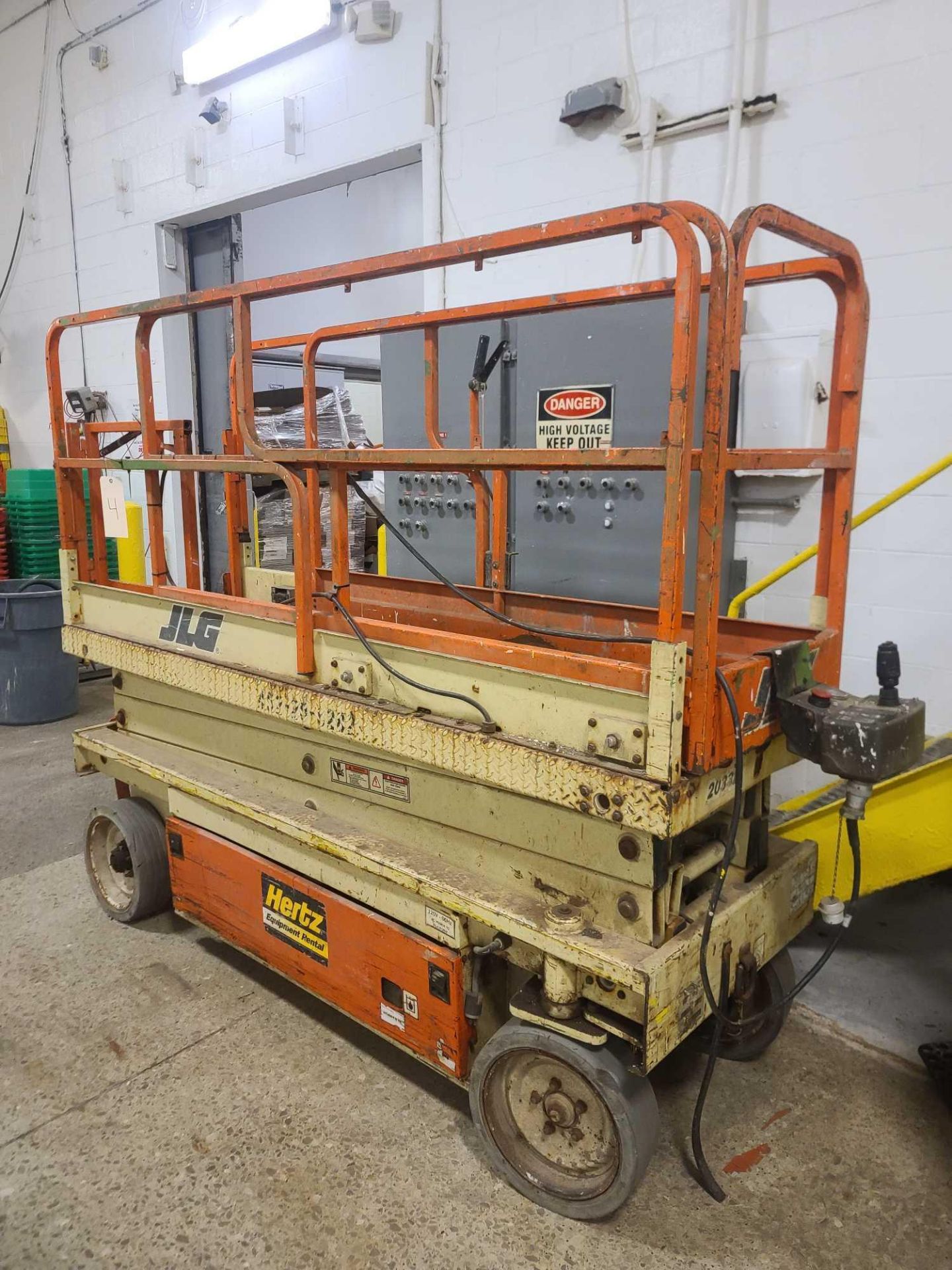 JLG 2033-E Scissor Lift 750 Pound Capacity - Image 2 of 9