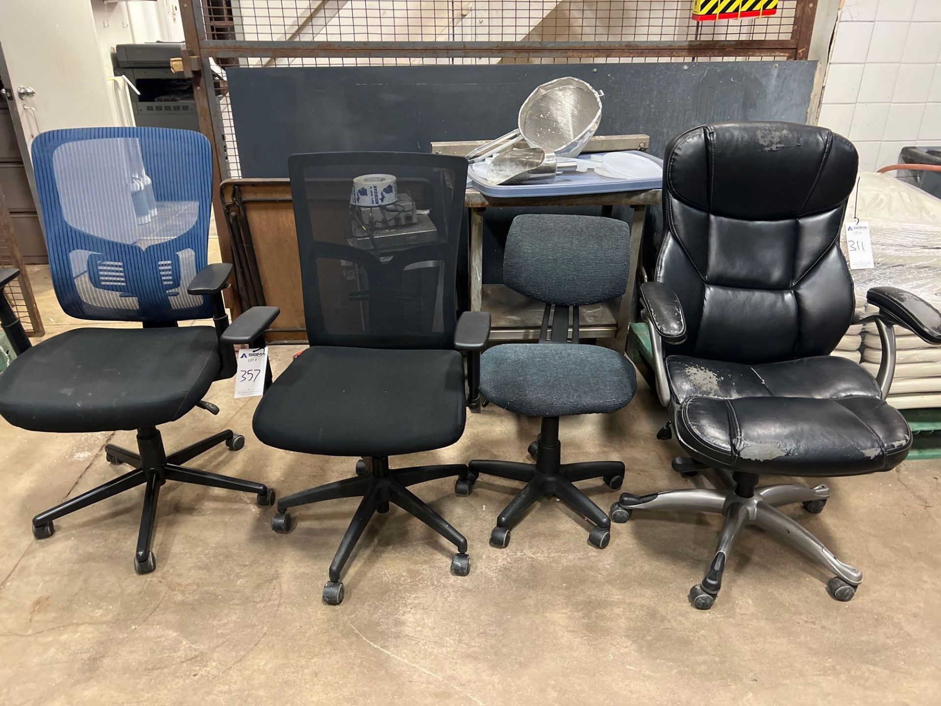 lot of 4 chairs - Image 2 of 6