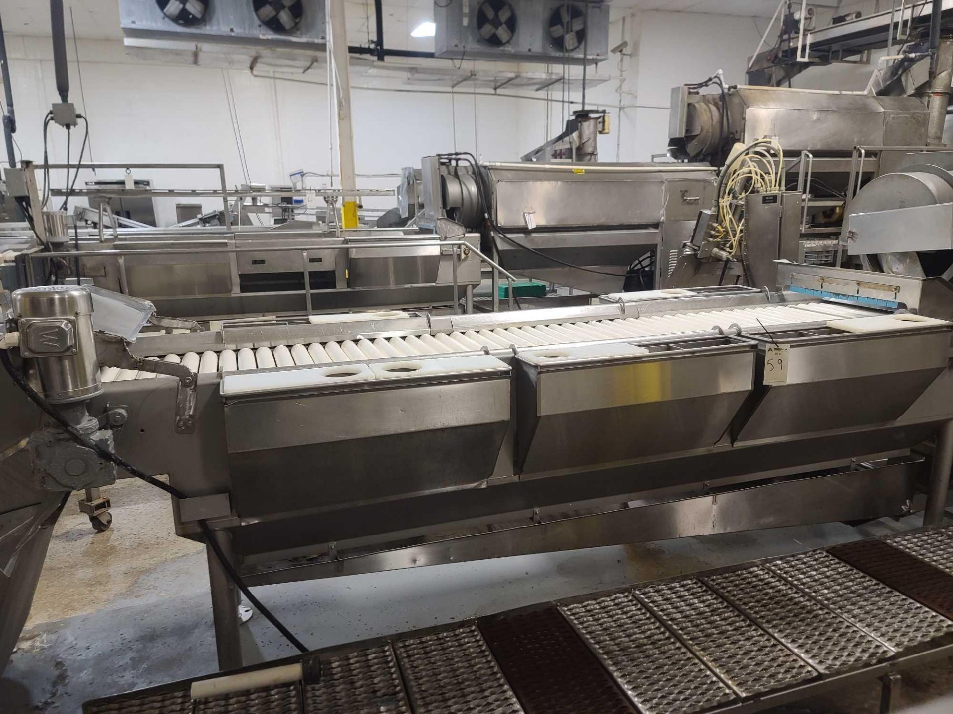 Roller conveyor with cutting stations - Image 13 of 17