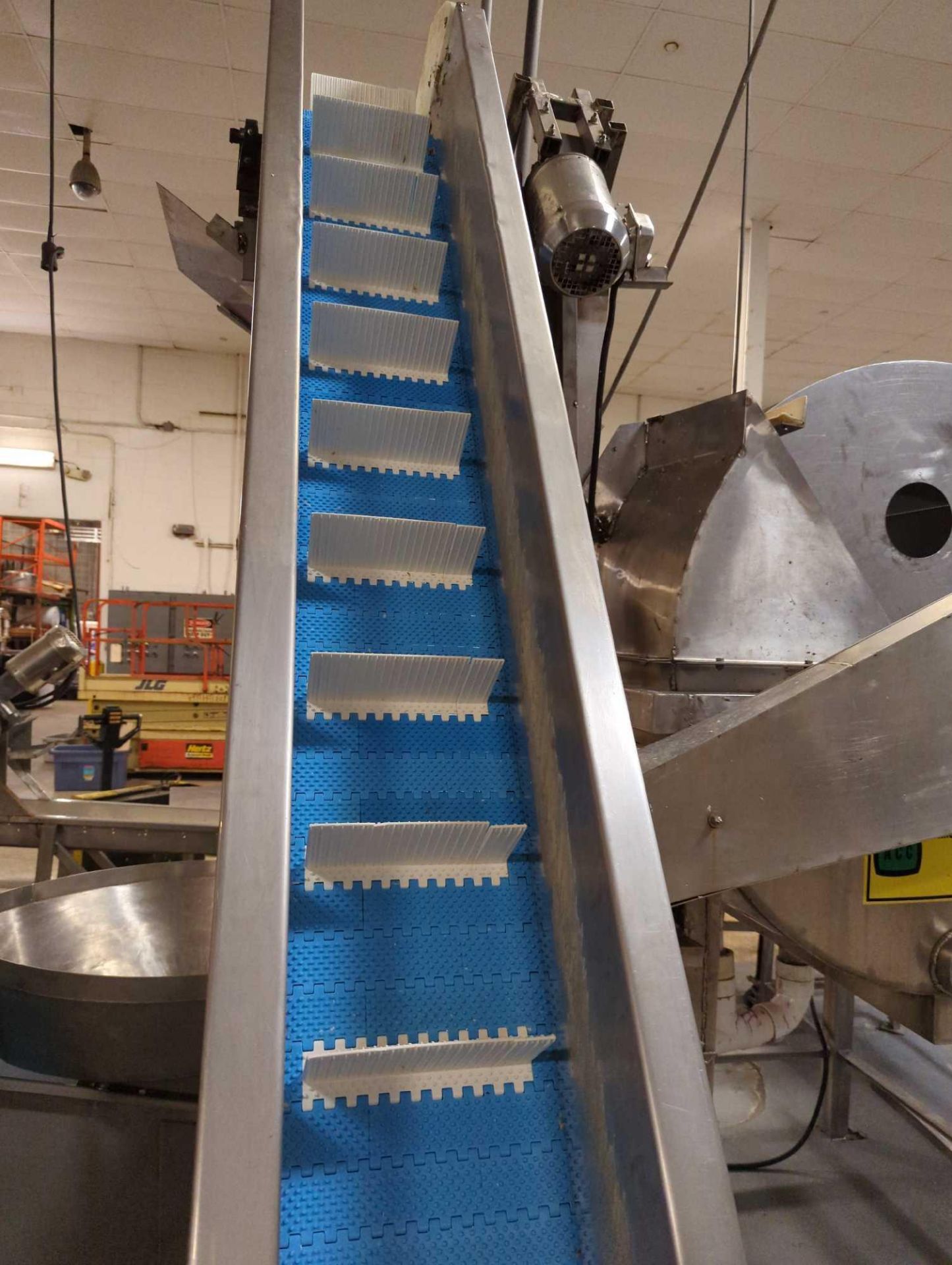 Cleated Incline Conveyor - Image 5 of 12