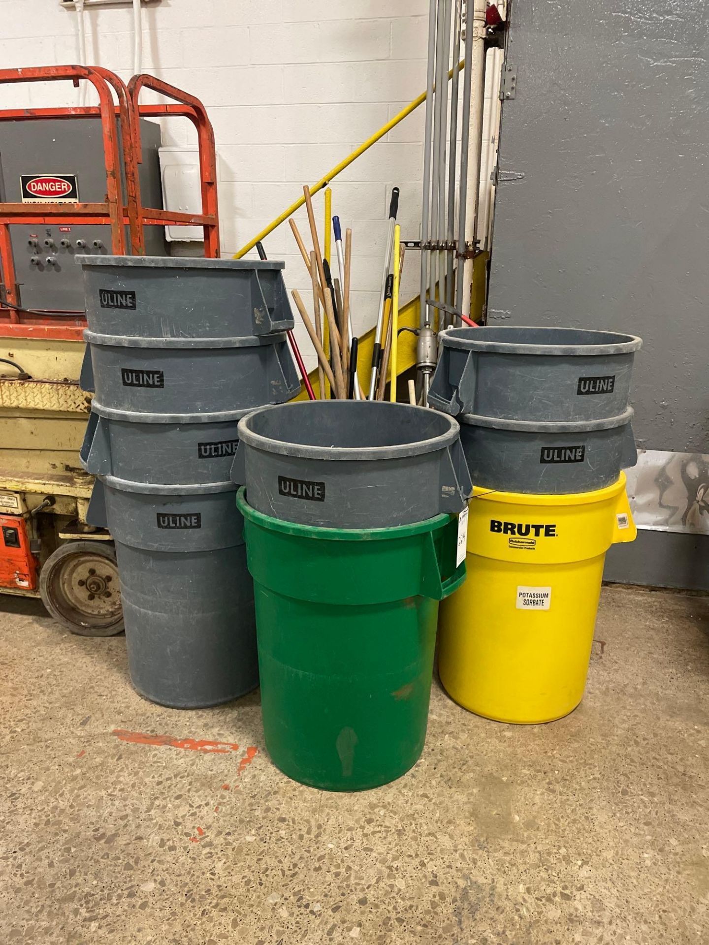 Lot of 10 Trash Cans
