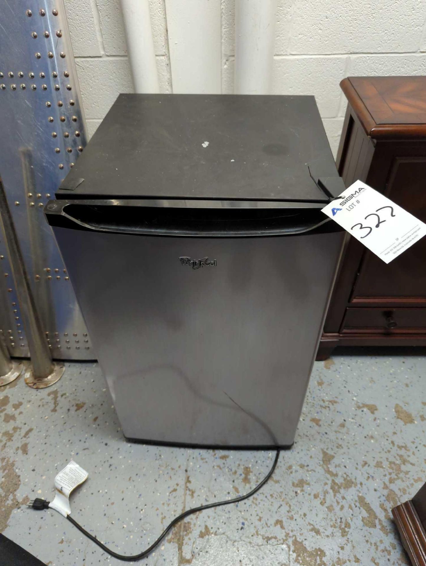 Whirlpool WH43S1E Mini Refrigerator