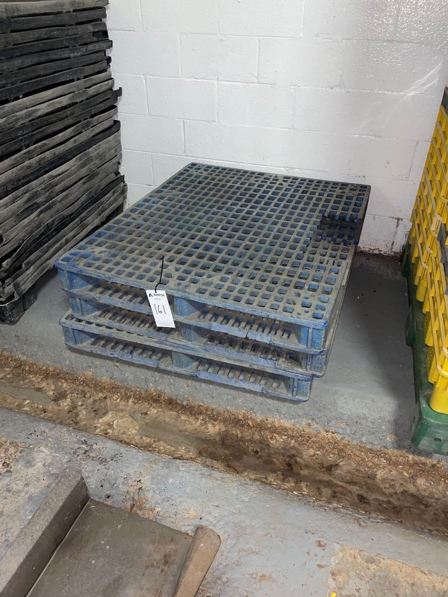 Lot of 3 Plastic Pallets