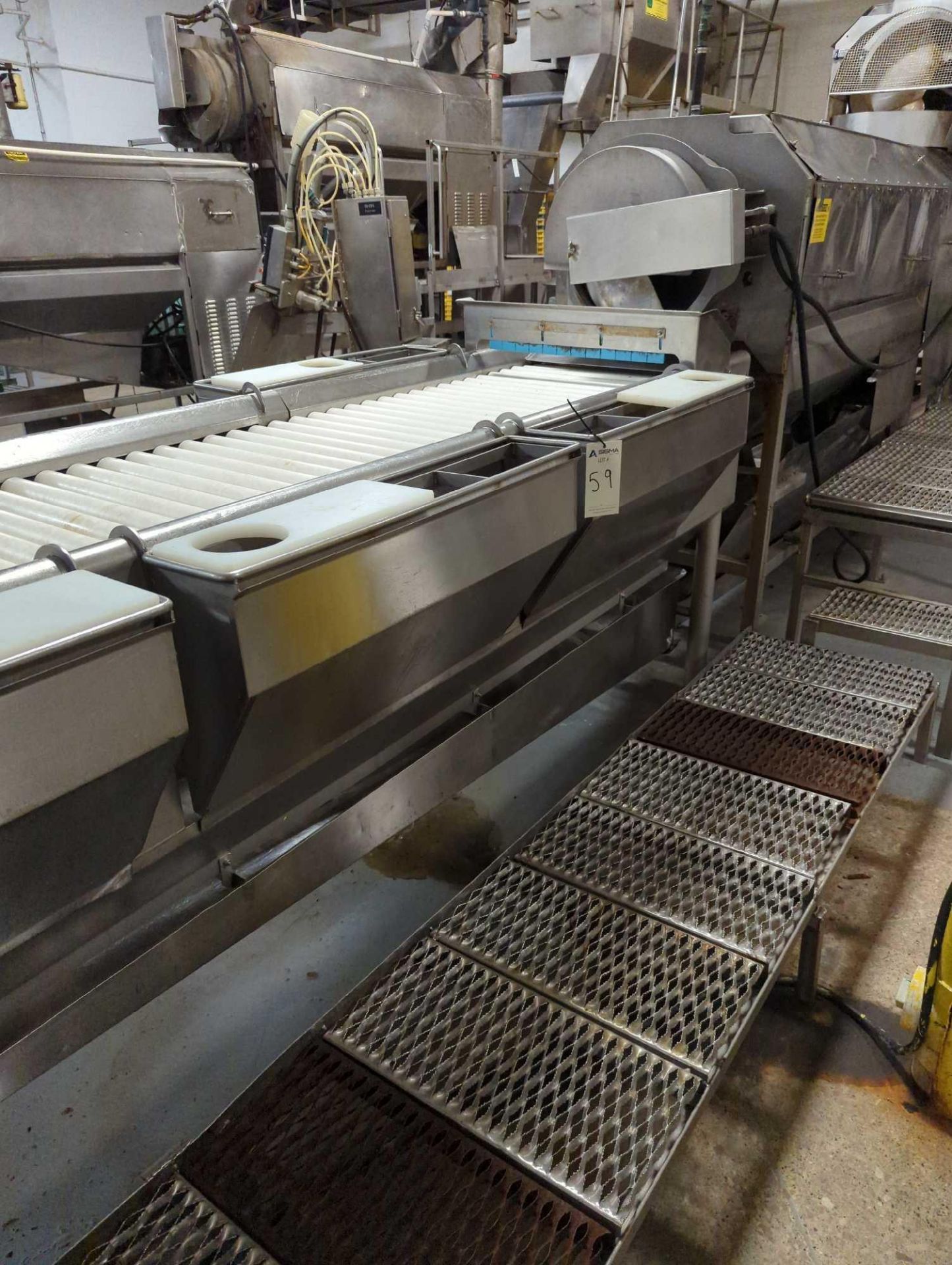 Roller conveyor with cutting stations - Image 16 of 17