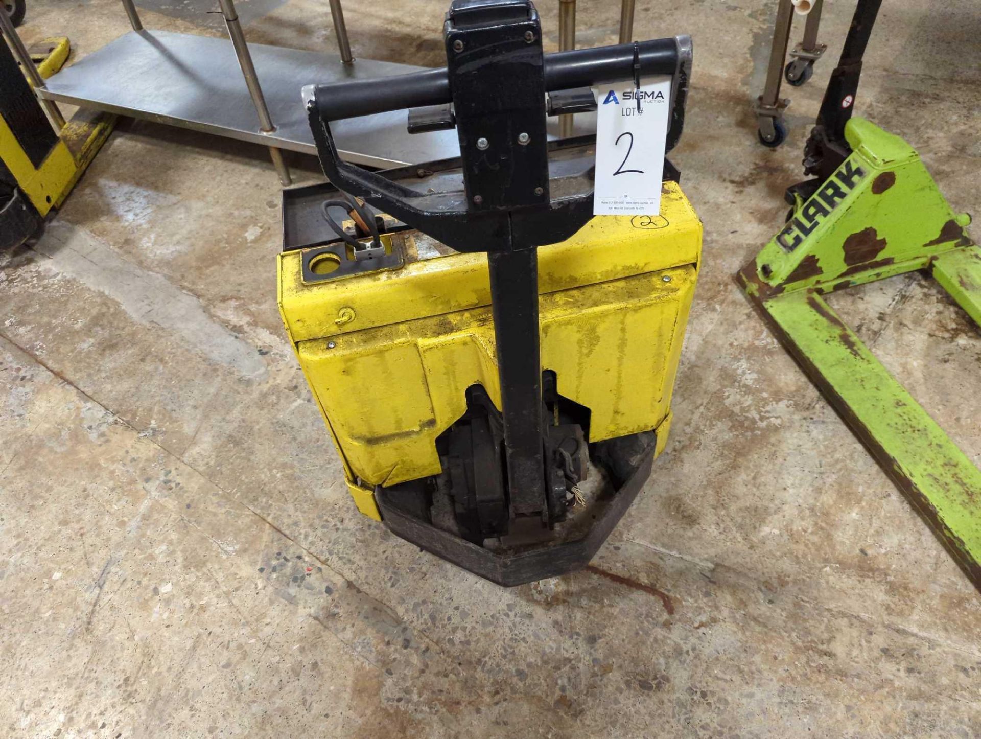 4000 Pound Capacity Electric Pallet Jack - Image 8 of 9