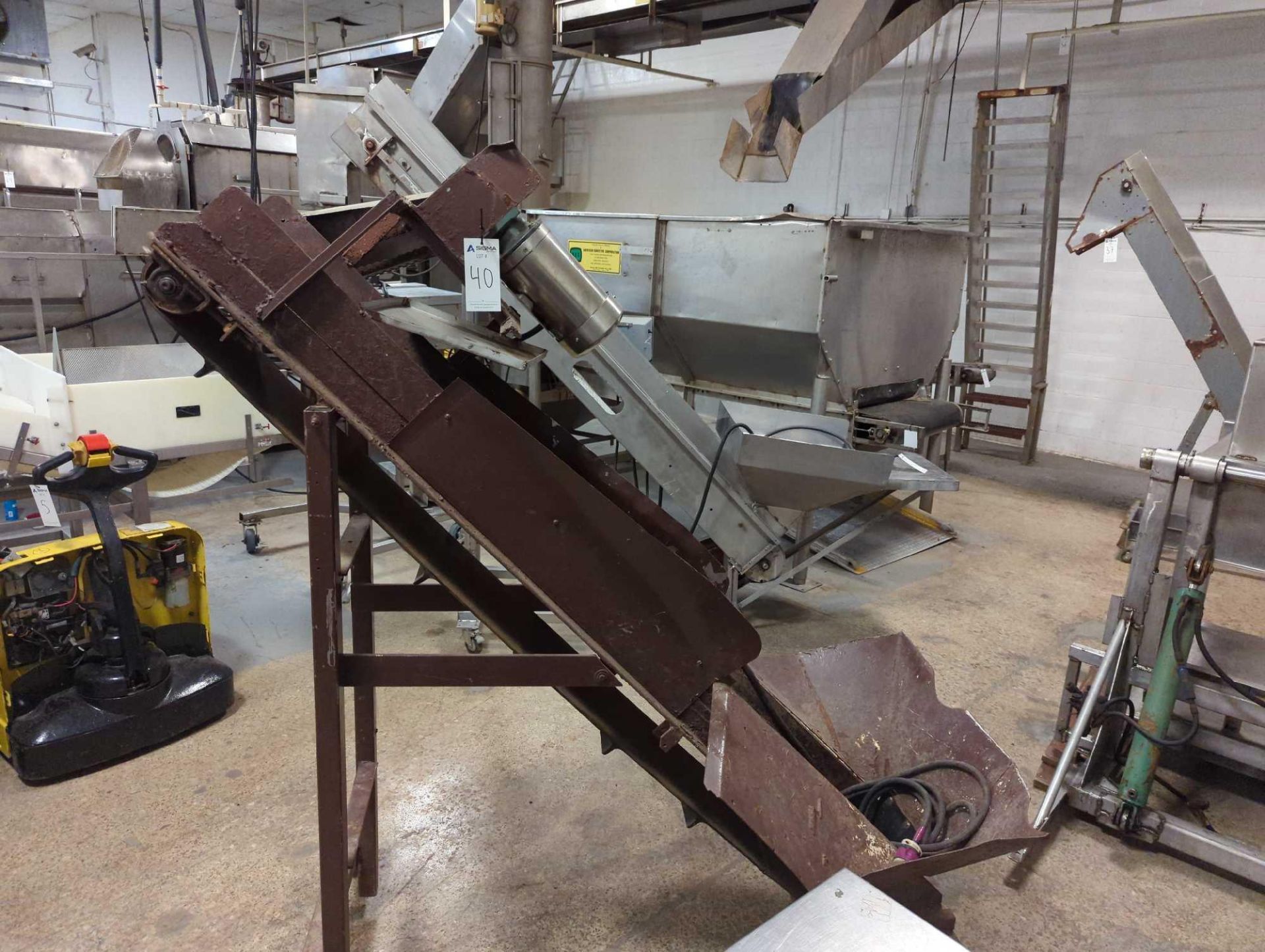 Cleated Incline Conveyor - Image 10 of 10