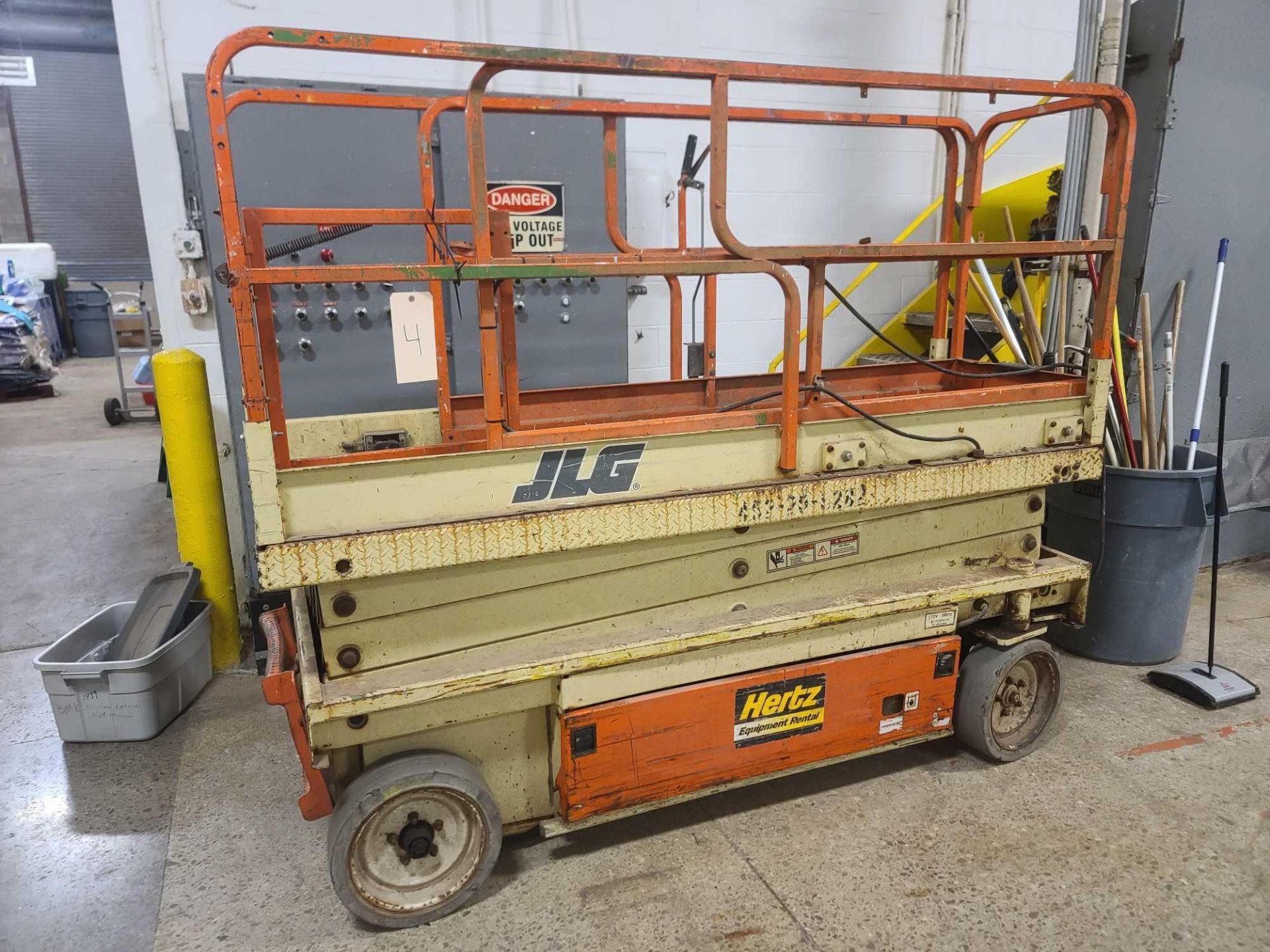 JLG 2033-E Scissor Lift 750 Pound Capacity