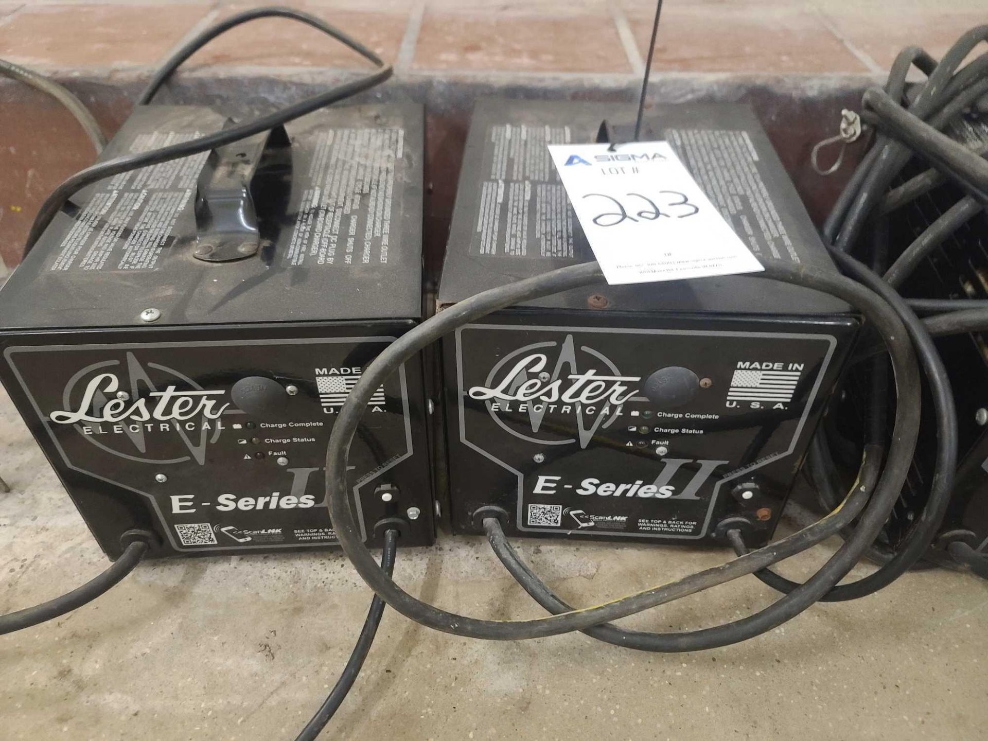 Lot of 5 Battery Chargers - Image 2 of 4