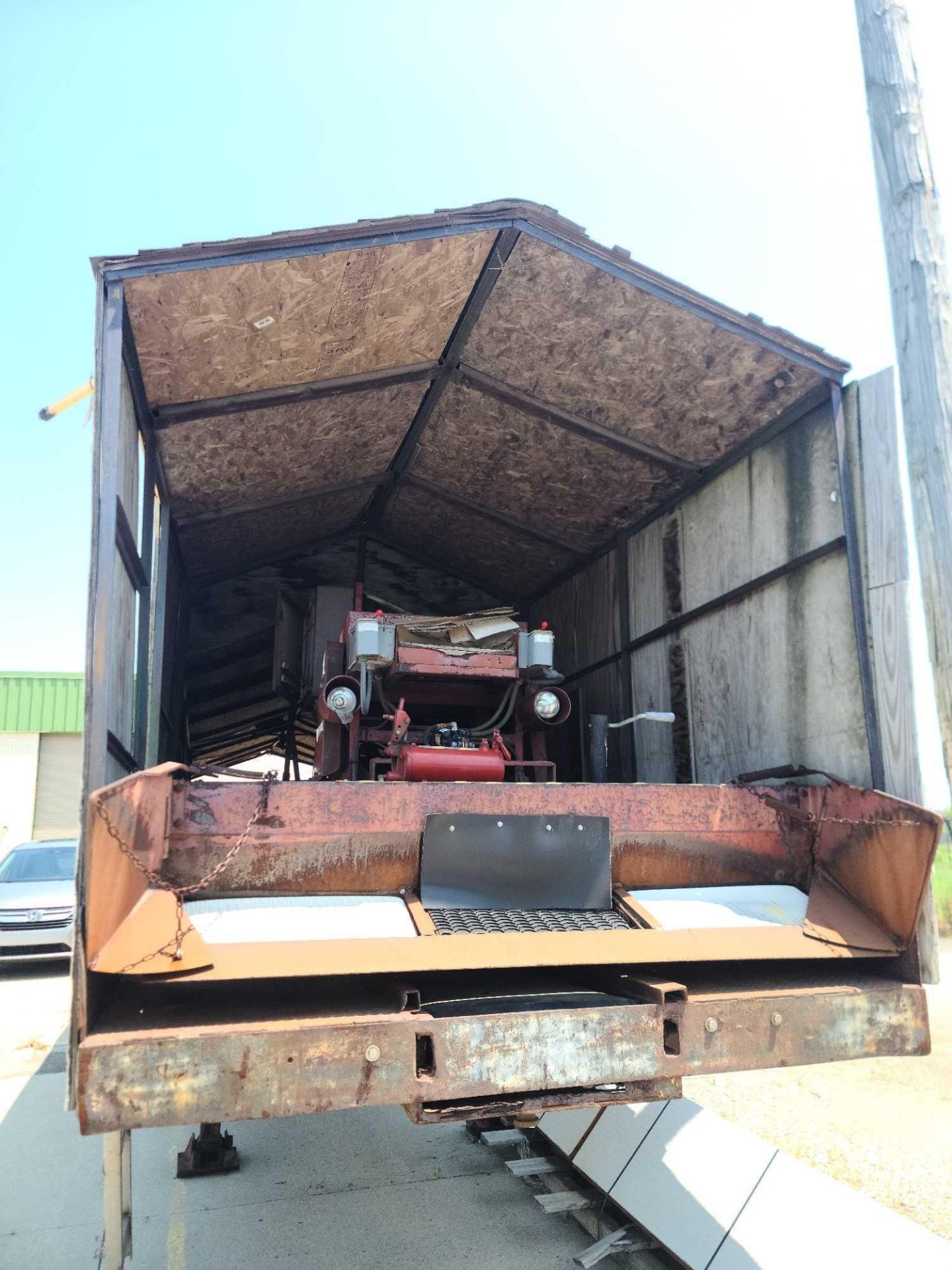 Spudnik Equipment Company Potato Unloading Conveyor and Trailer