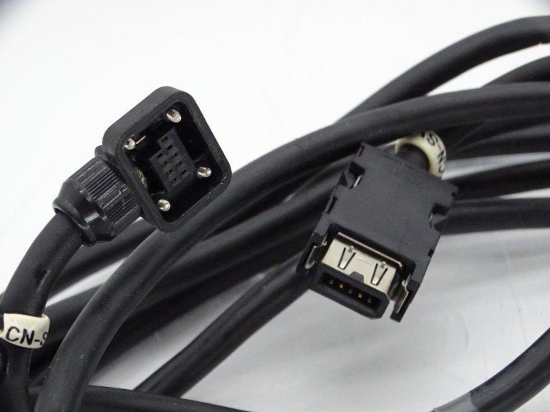 (5) MITSUBISHI MR-J3ENCBL5M-A2-H Cable - Image 2 of 3