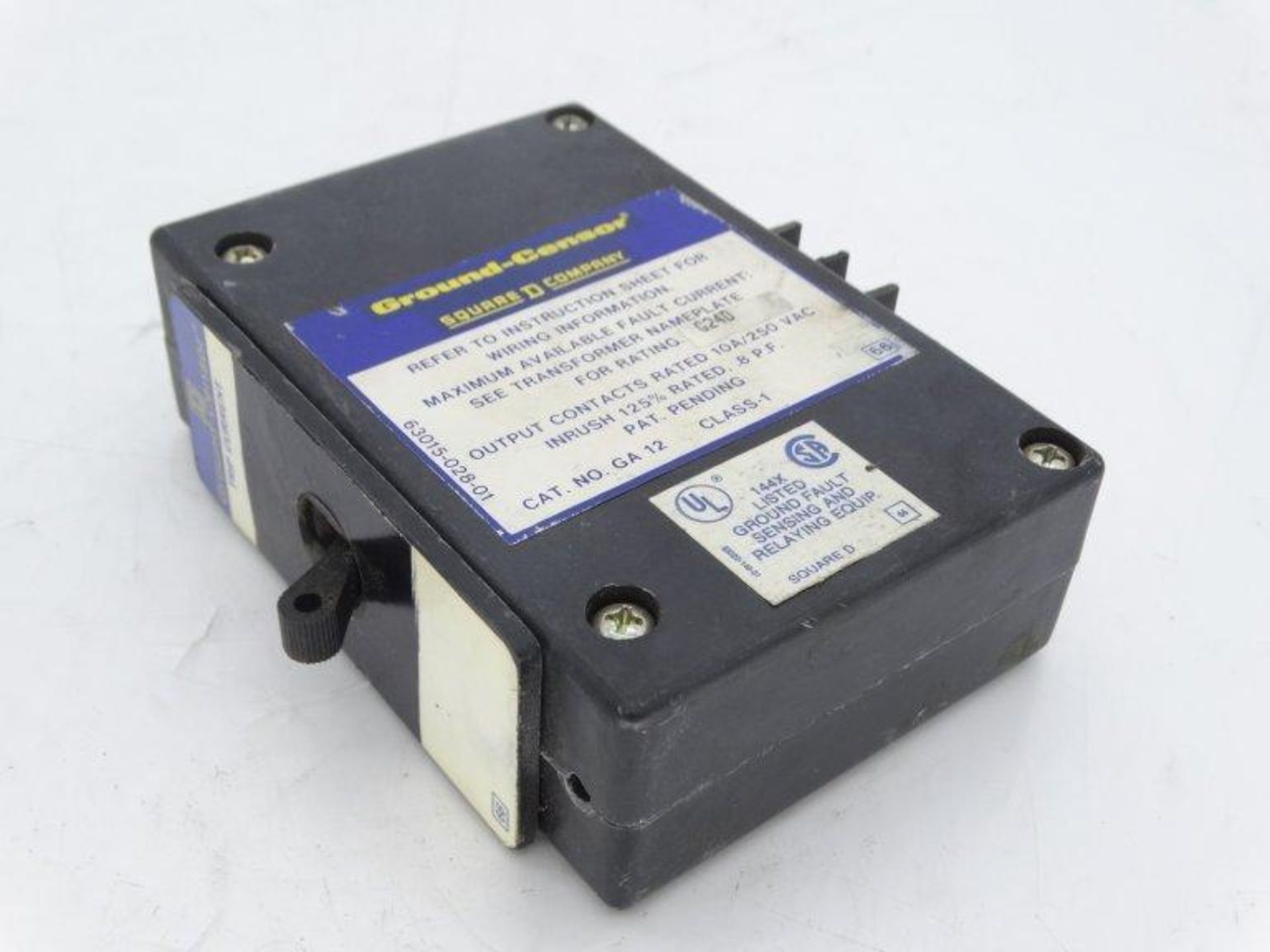 (2) SCHNEIDER ELECTRIC GA12 Sensor
