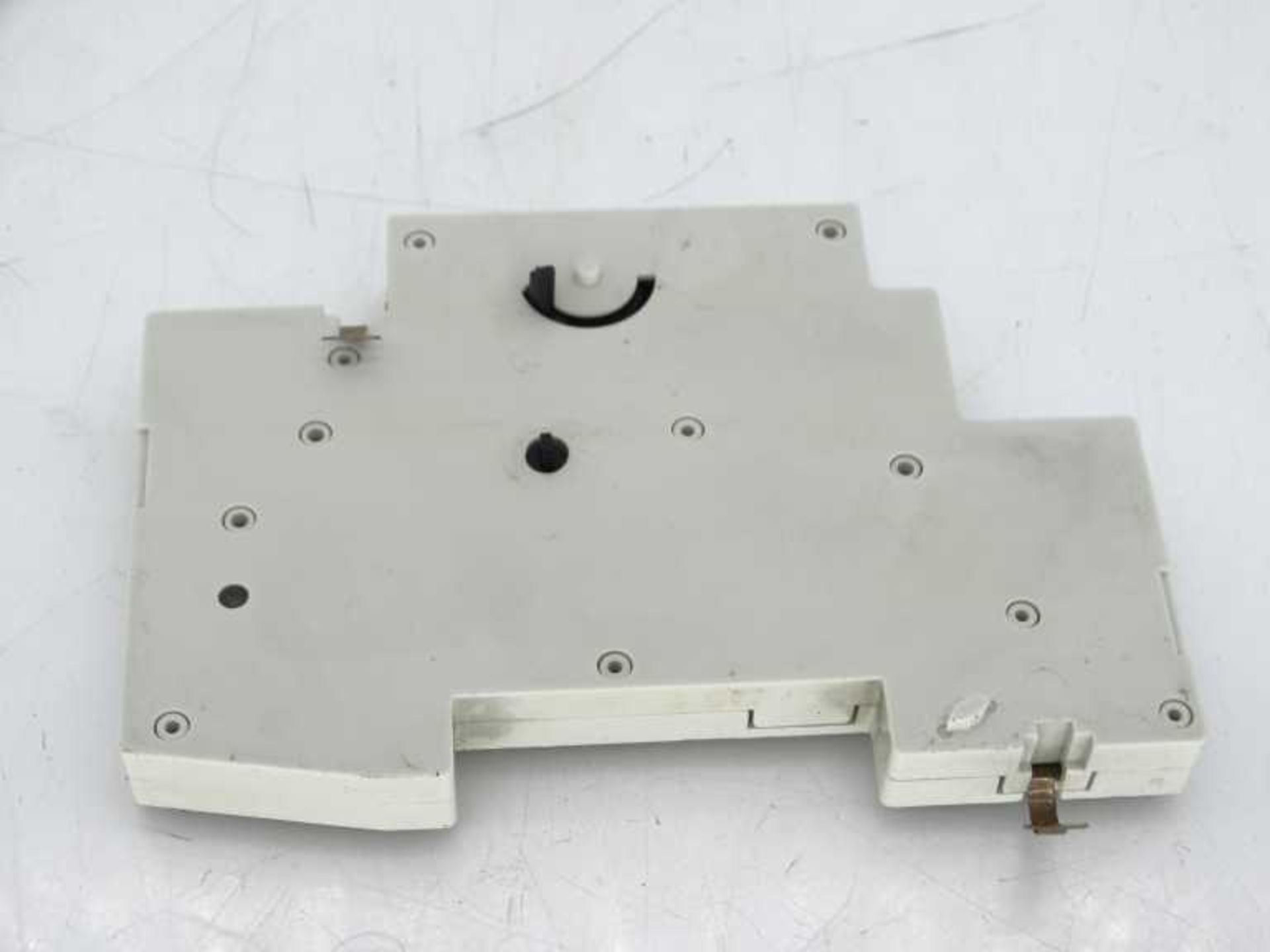 SIEMENS 5SX9100 CONTACT BLOCK - Image 2 of 3