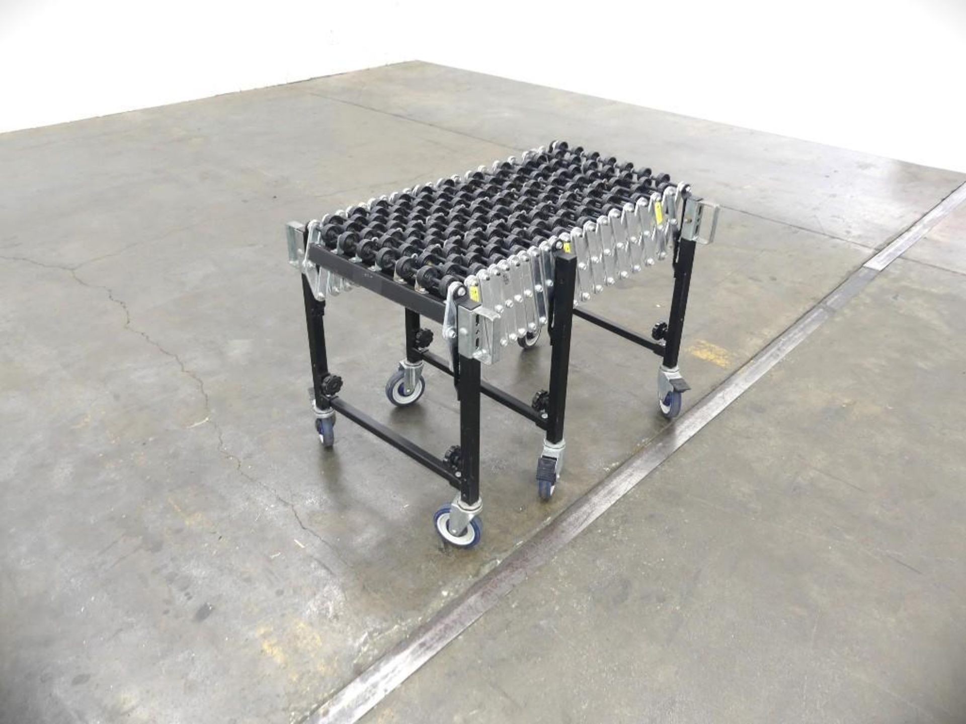 9' by 20" Accordion Style Skate Conveyor - Image 2 of 6