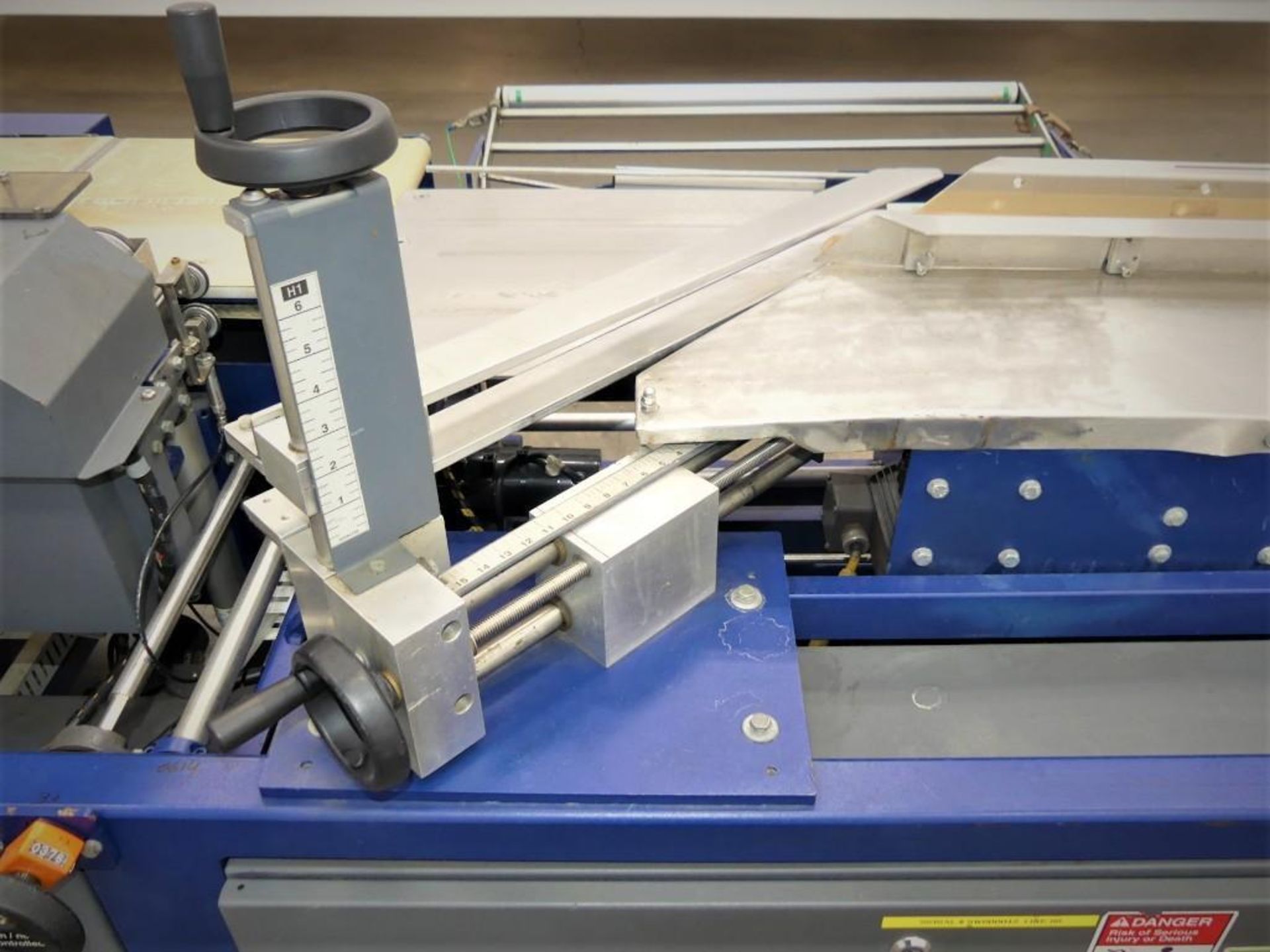 Lantech 200 Side Sealer Includes all parts, electronic components, manuals, etc - Image 7 of 17